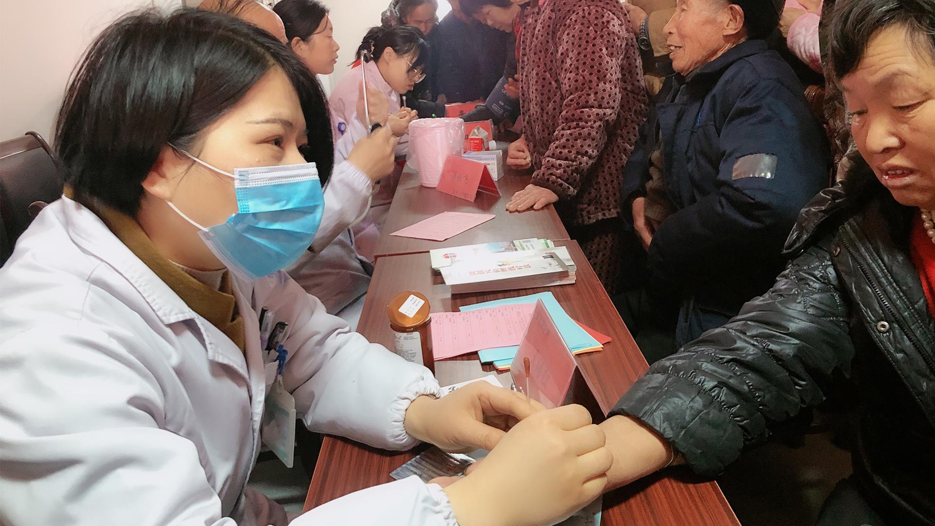 敬老爱老 义诊入村|台州市博爱医院