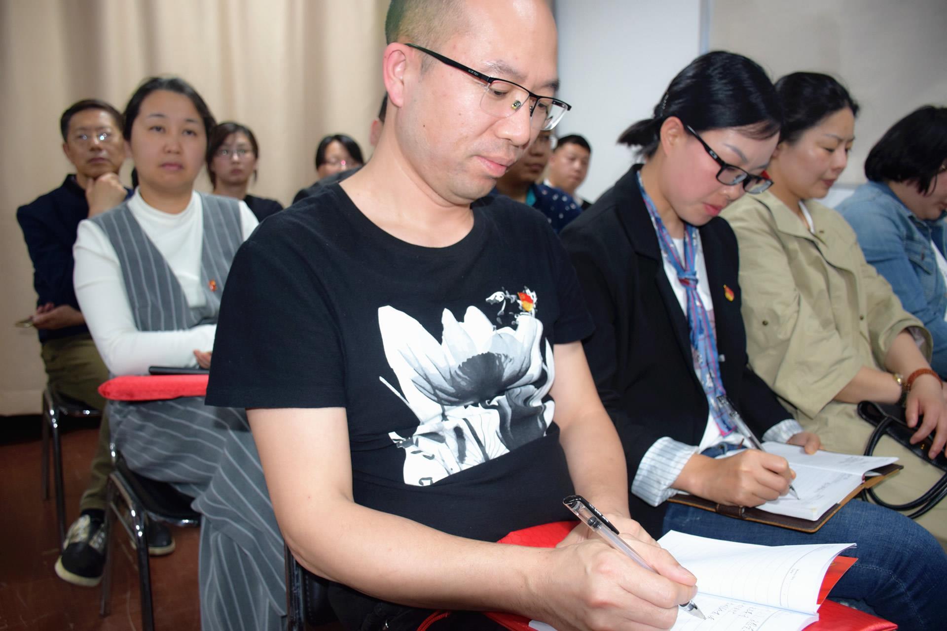 树立政治意识 增强责任使命 吕涵野参加台州市博爱医院主题党日例会并授课