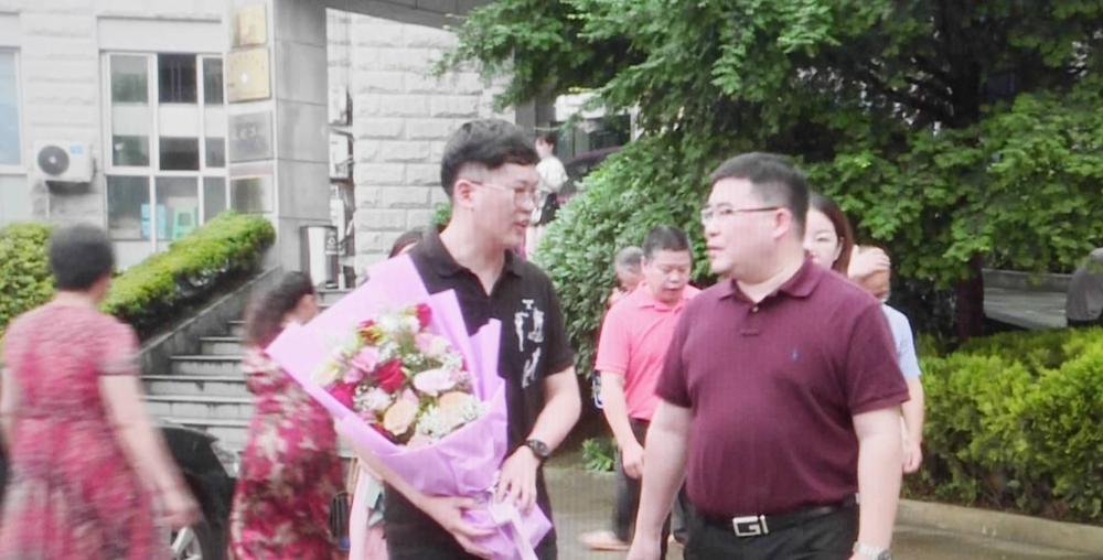 志愿者王天兴今日启程， 赴一场“生命接力”之约[无限台州路桥频道]|台州市博爱医院王天兴