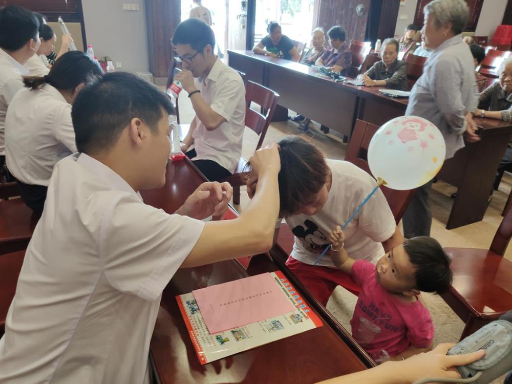 “专业服务心贴心，干部党员我先行”党员志愿服务进社区|台州市博爱医院