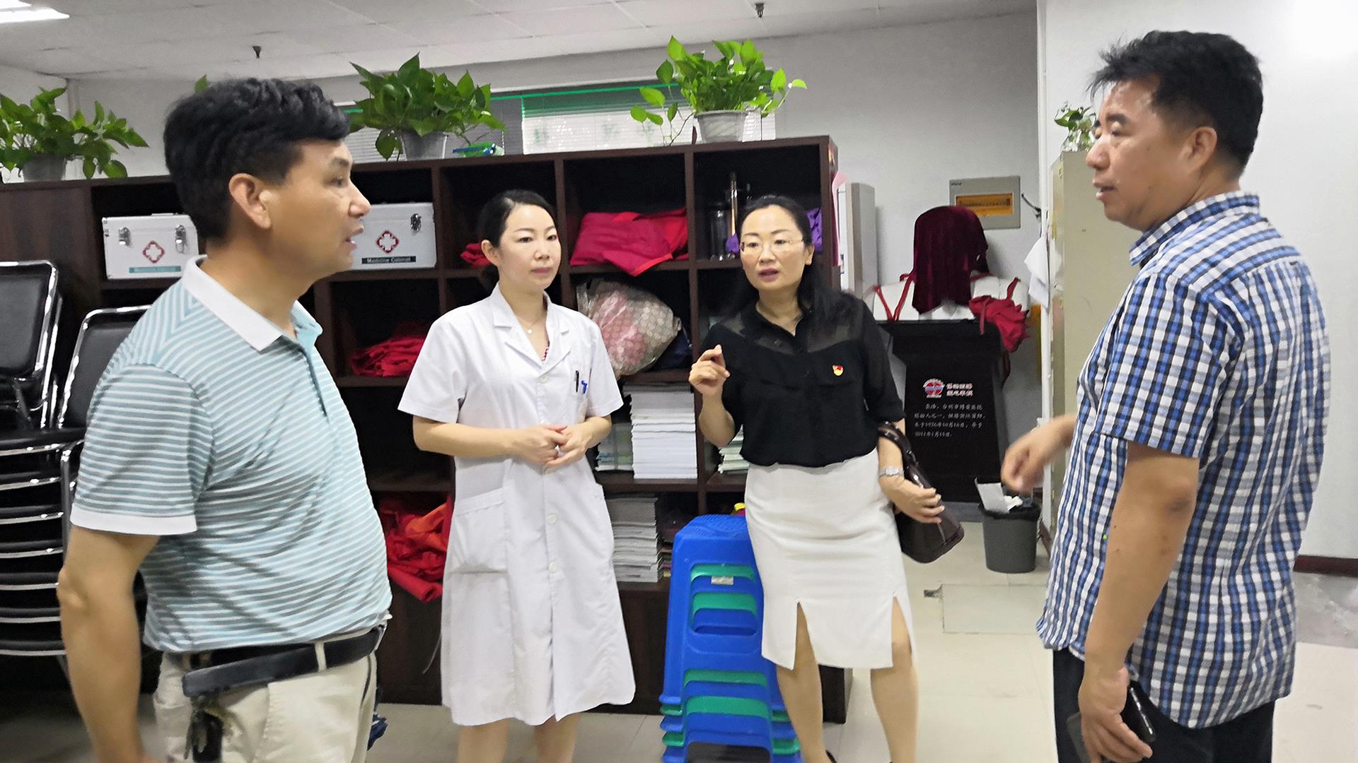 金灵江到台州市博爱医院调研党建工作