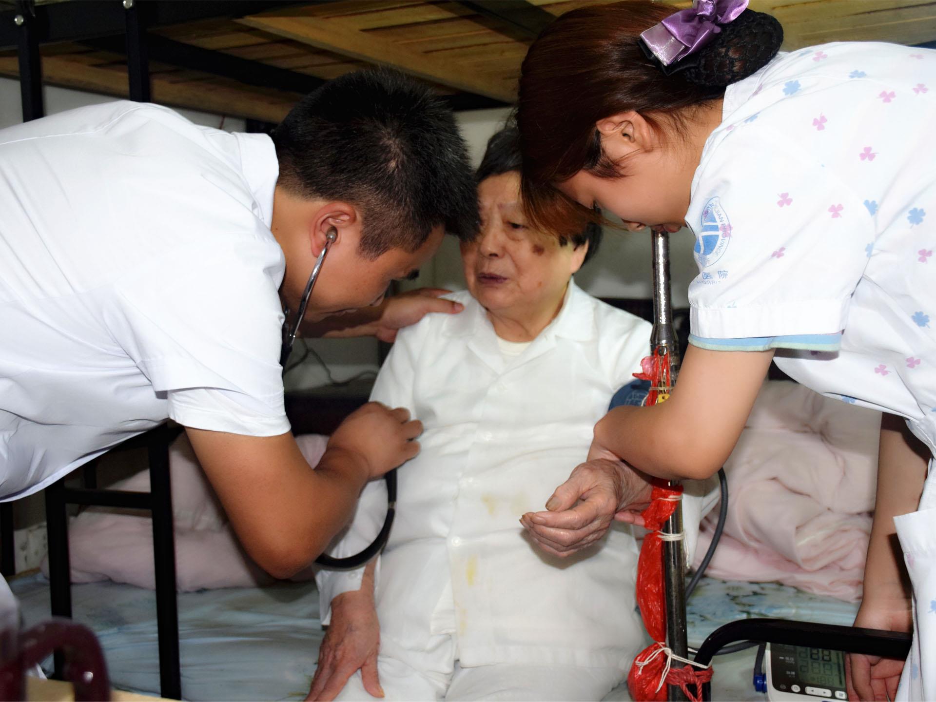 不忘初心跟党走 牢记使命护健康 台州市博爱医院党委四个支部兵分两路送服务