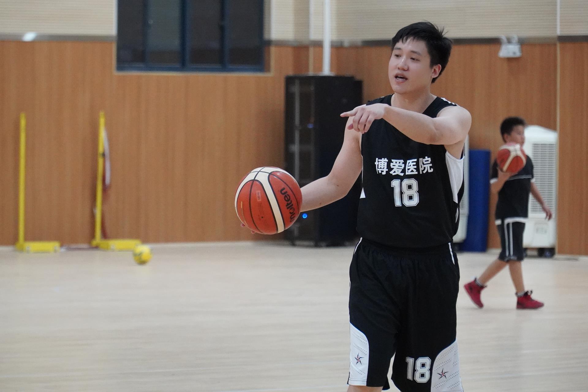 台州市博爱医院勇夺路桥区卫健系统篮球赛冠军