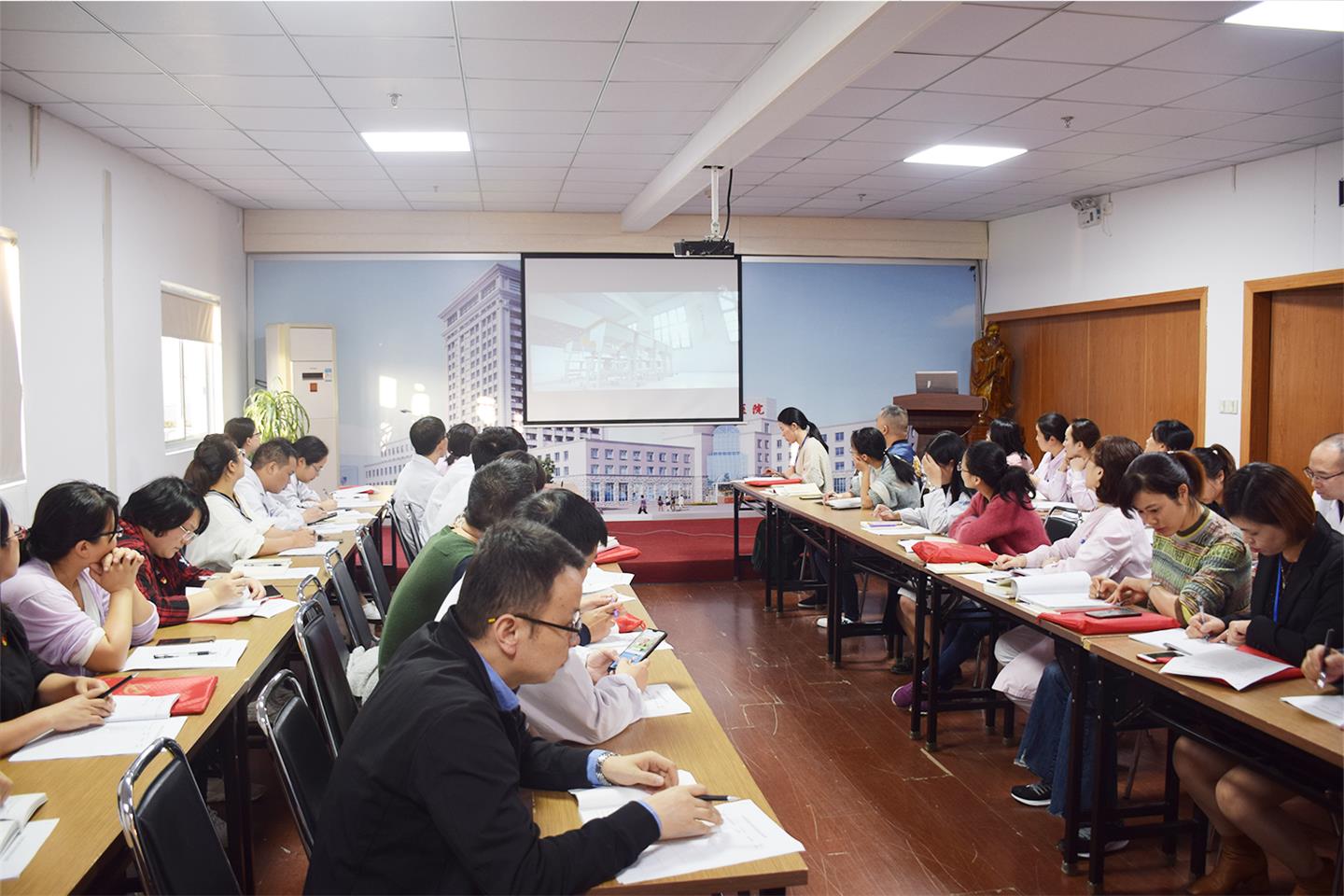 找差距 促提升 台州市博爱医院各支部主题党日活动与“周一夜学”并行