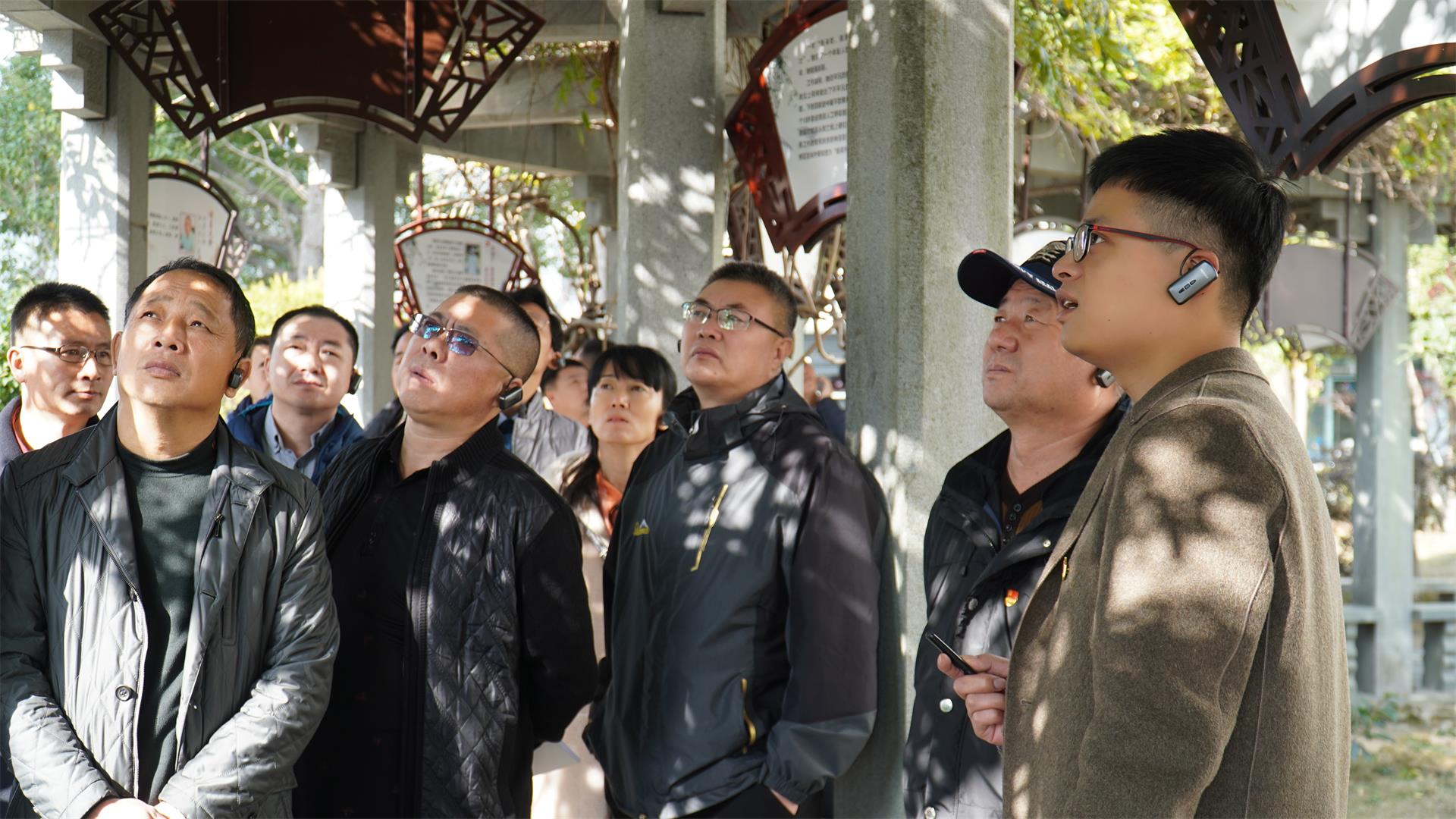 集安市委组织部非公党组织书记李慎原一行来台州市博爱医院考察