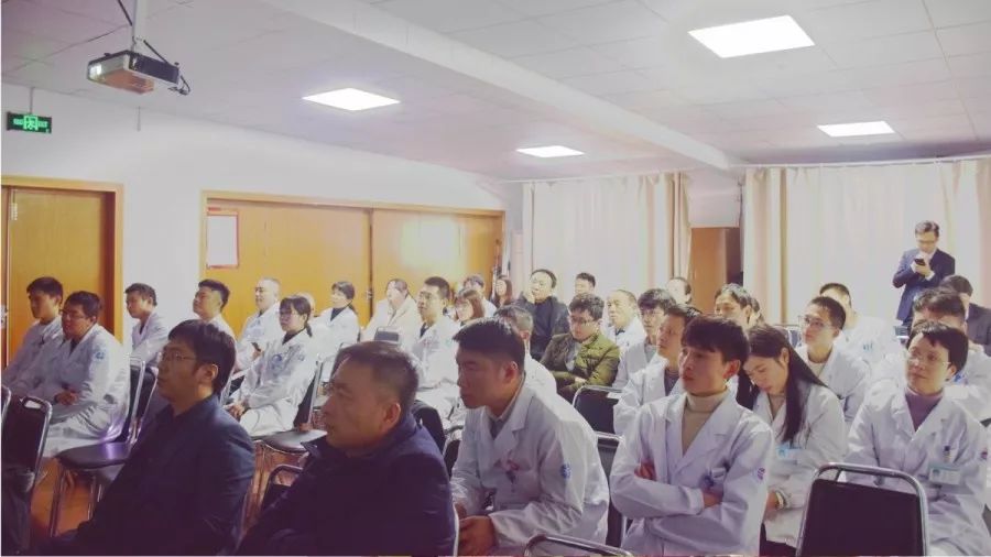 日本宇都宫中心医院院长佐藤俊彦、专家新木佳友一行来院开展学术讲座