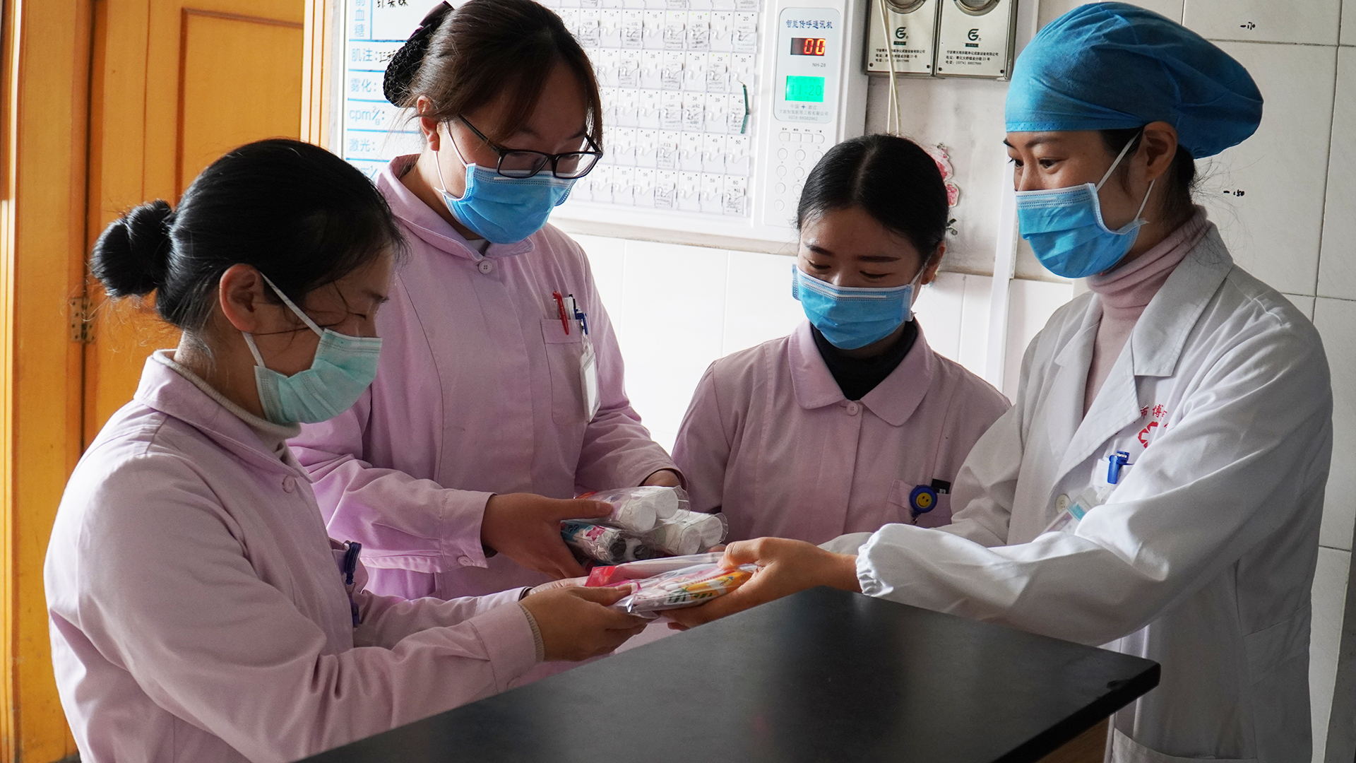 疫情无情、巾帼有情，博爱医院妇委会送节日祝福