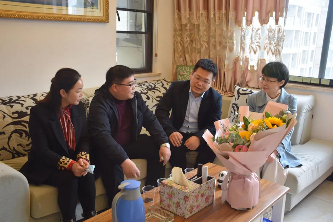 病毒无情 人间有爱｜博爱医院领导班子慰问援鄂医护人员家属