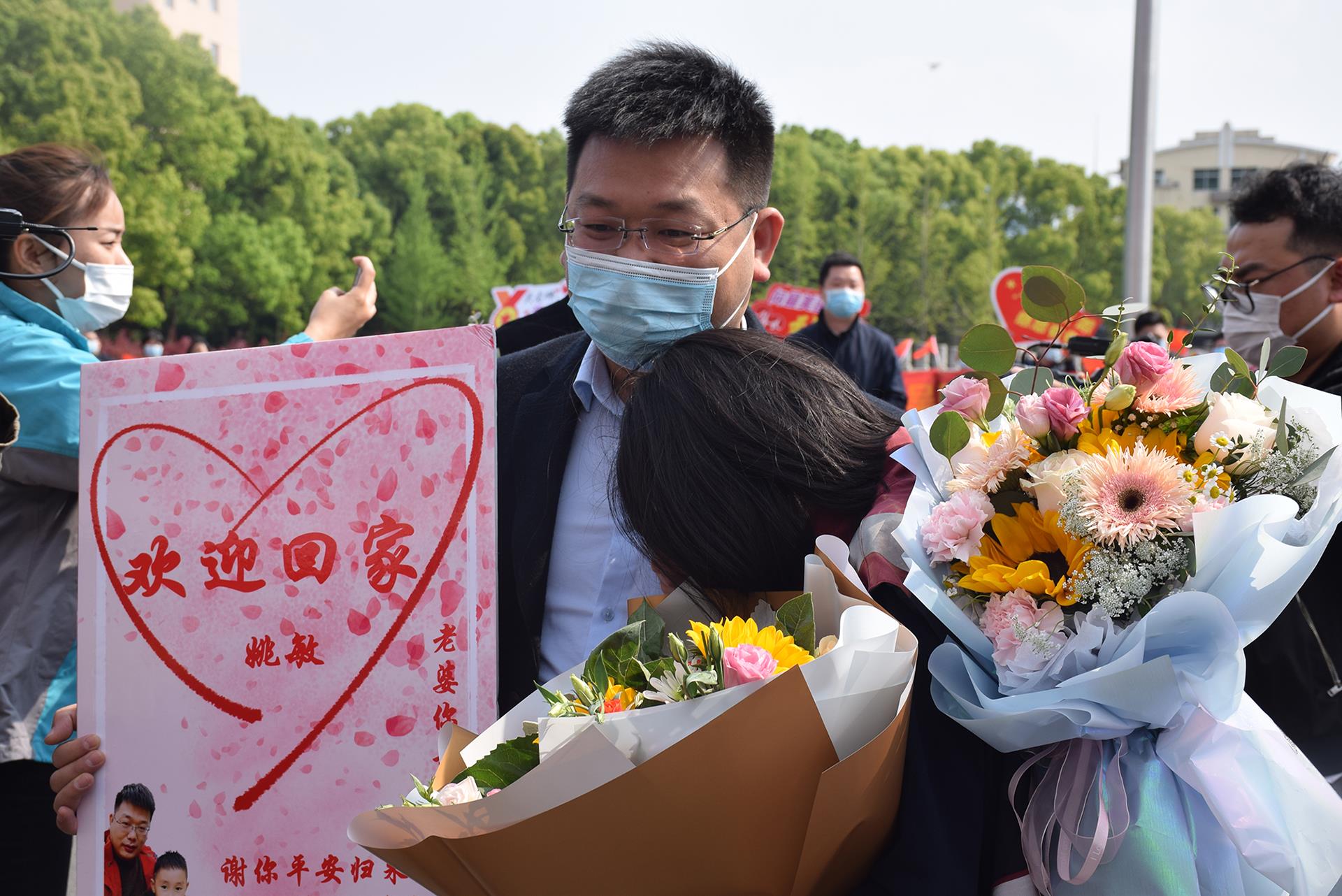 欢迎回家！姚敏等路桥区援鄂医疗队的队员们今日返回路桥