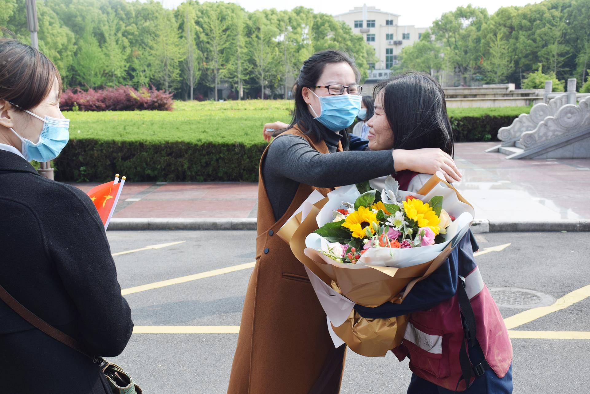 欢迎回家！姚敏等路桥区援鄂医疗队的队员们今日返回路桥