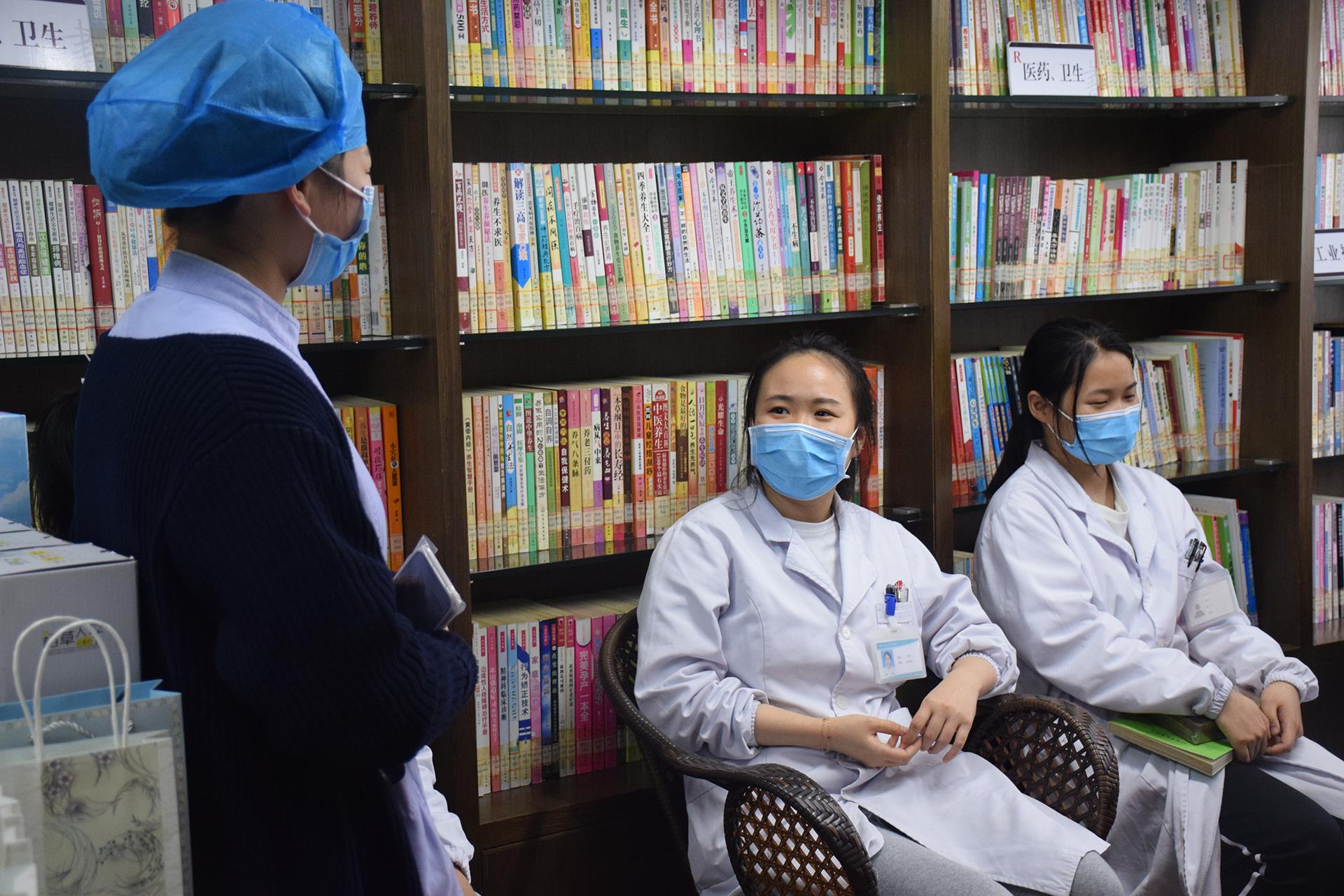 路桥图书馆博爱分馆推出“‘疫’时读书 光芒永驻”读书活动|台州市博爱医院|路桥图书馆博爱分馆