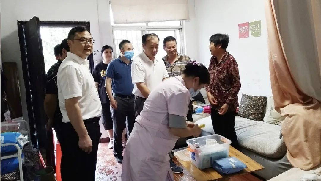 台州市民政局副局长章金土一行莅临路桥区调研居家养老服务工作