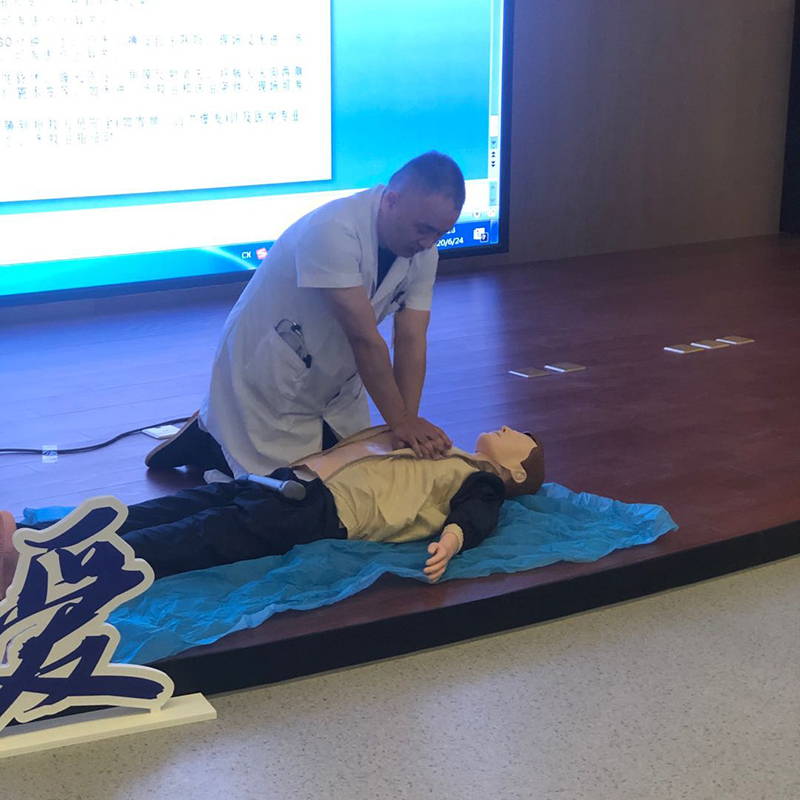 健康知识讲座进巨科，关爱职工健康生活