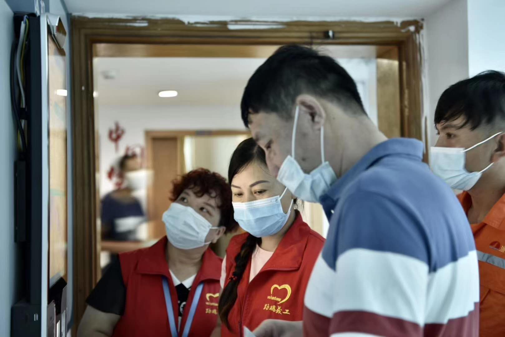 这群“导医天使” 让患者“有路可循”