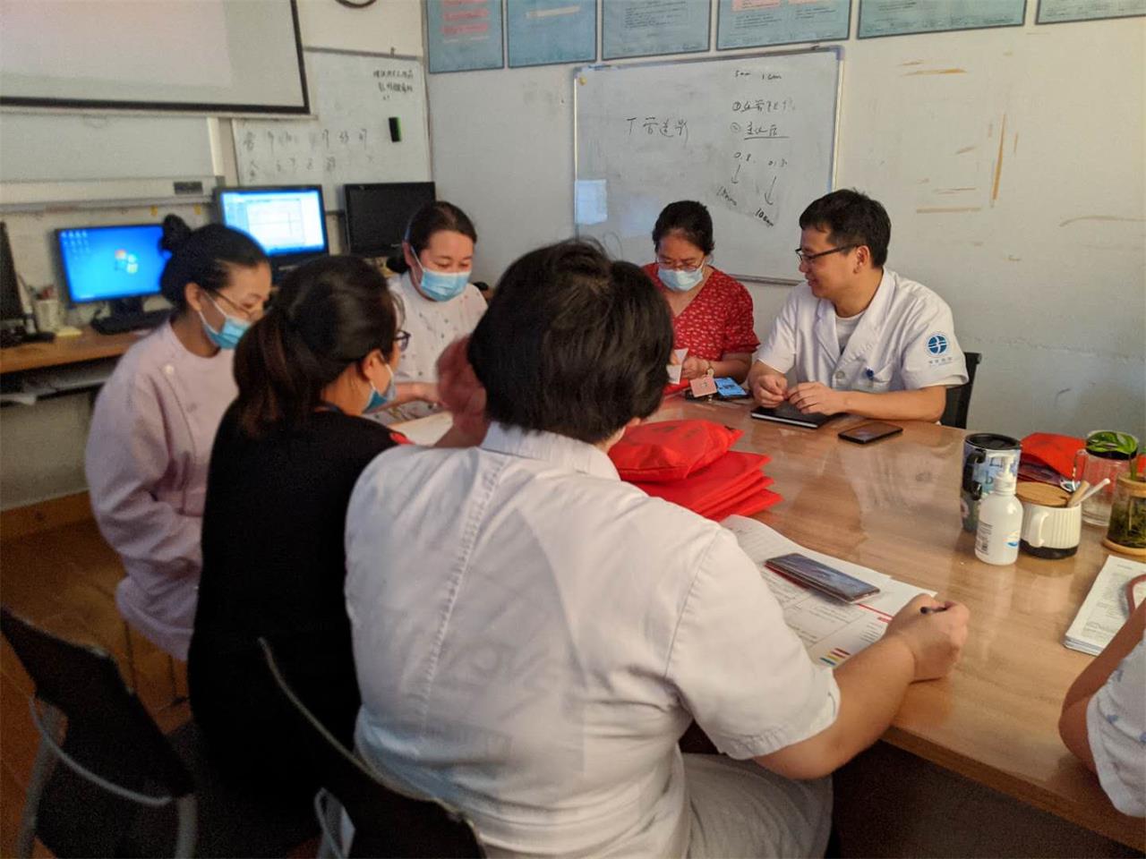 “红色七月•党旗飘扬”——台州市博爱医院党委各支部开展七月主题党日活动