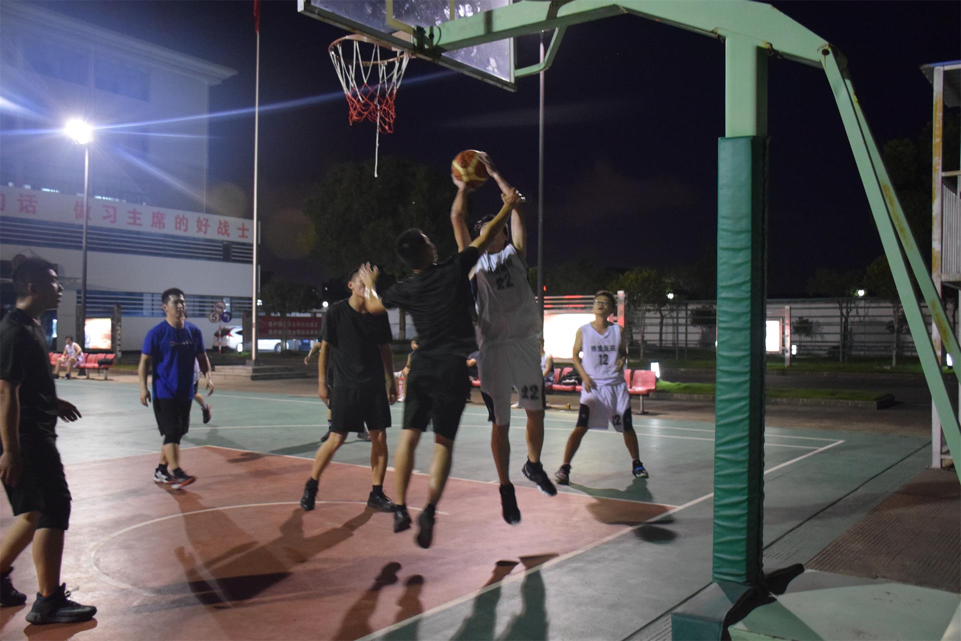 “八一”丨台州市博爱医院开展拥军慰问系列活动，向新时代最可爱的人致敬！