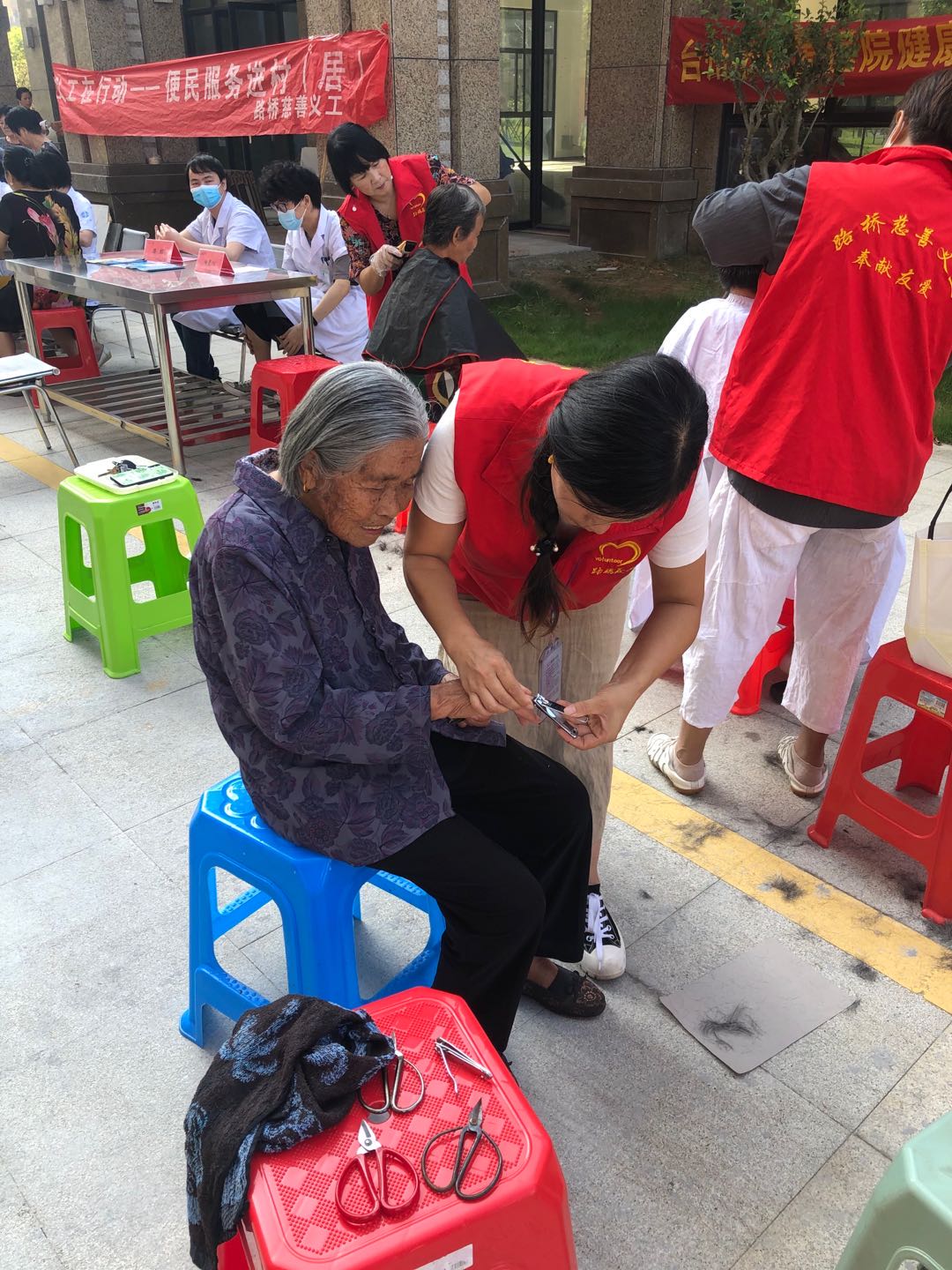 跟着我左手右手一起搓搓搓，七步洗手法慢动作重播|中华慈善日