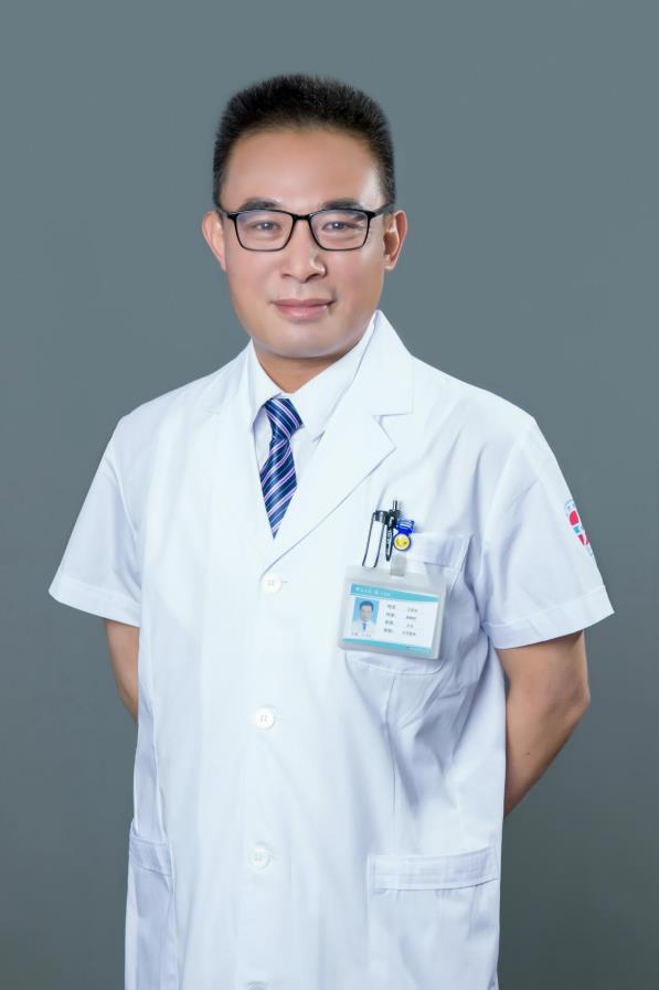 体内骨头被这东西“吃”掉了一大块！持续性疼痛，一定要尽早就医！