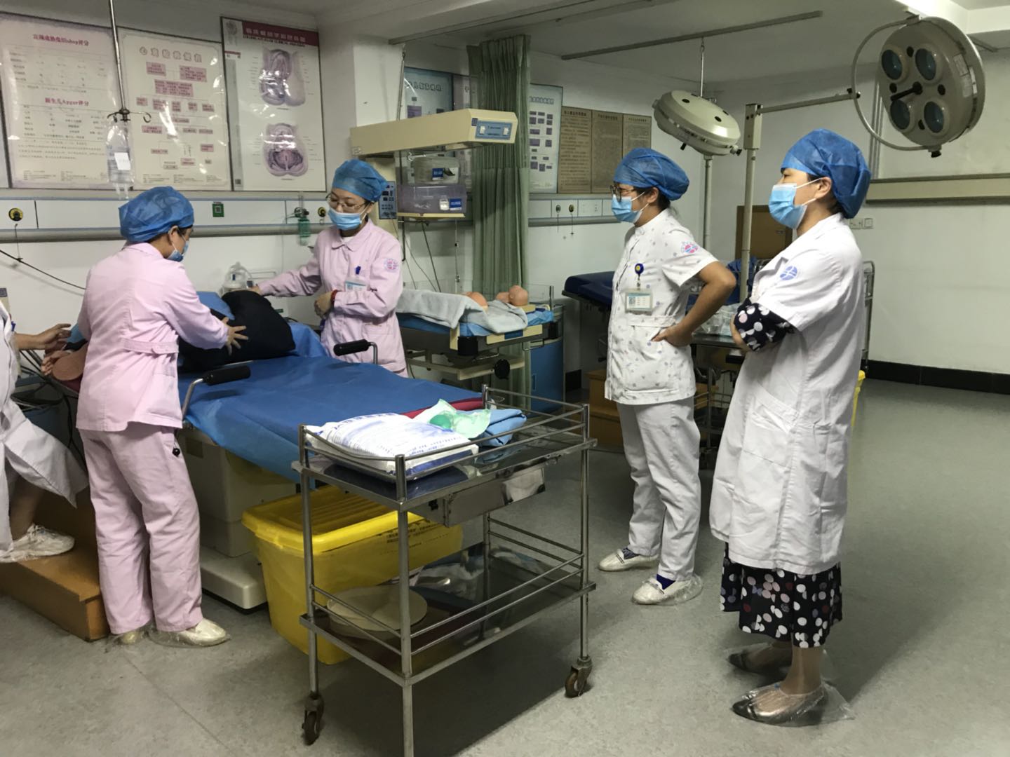 检查指导促提升丨路桥区产科质控专家组莅临台州市博爱医院检查指导