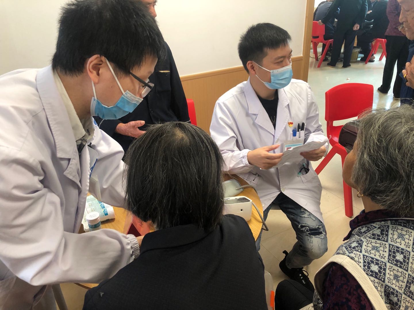 重阳敬老传美德，协会联动献爱心！|台州市博爱医院