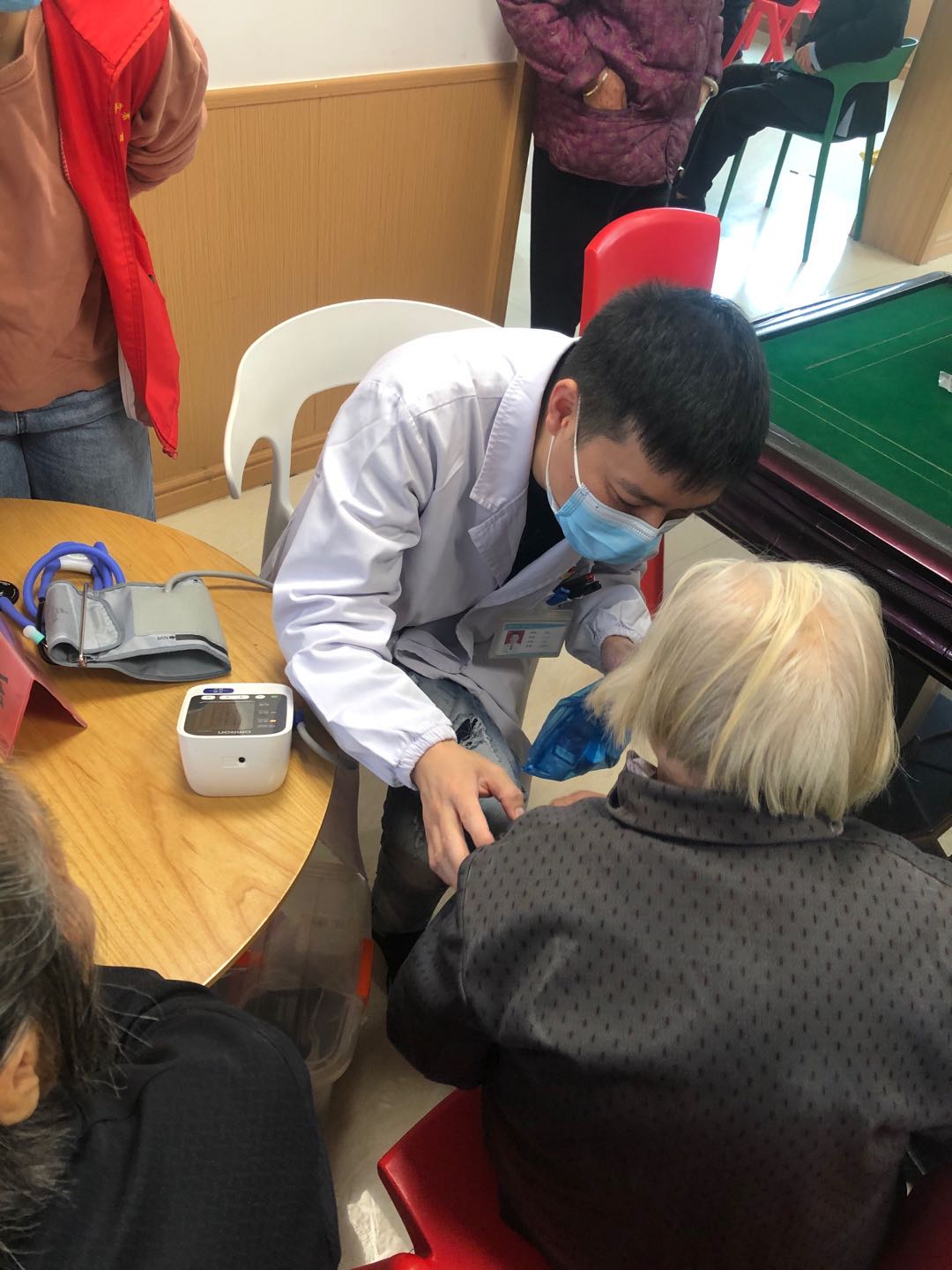 重阳敬老传美德，协会联动献爱心！|台州市博爱医院