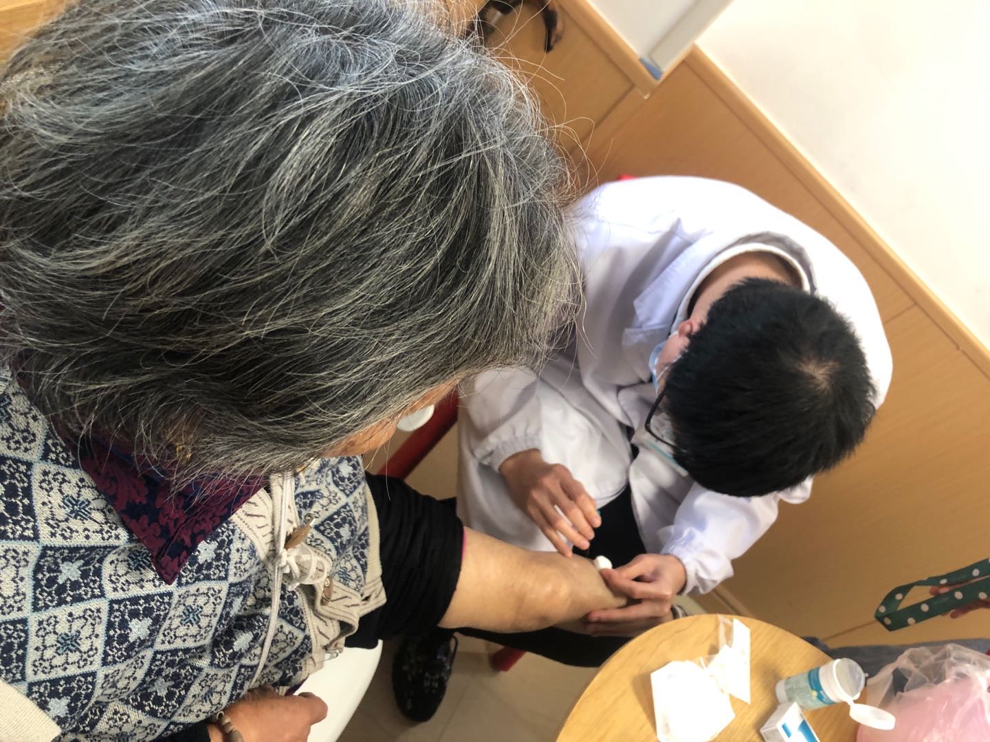 重阳敬老传美德，协会联动献爱心！|台州市博爱医院