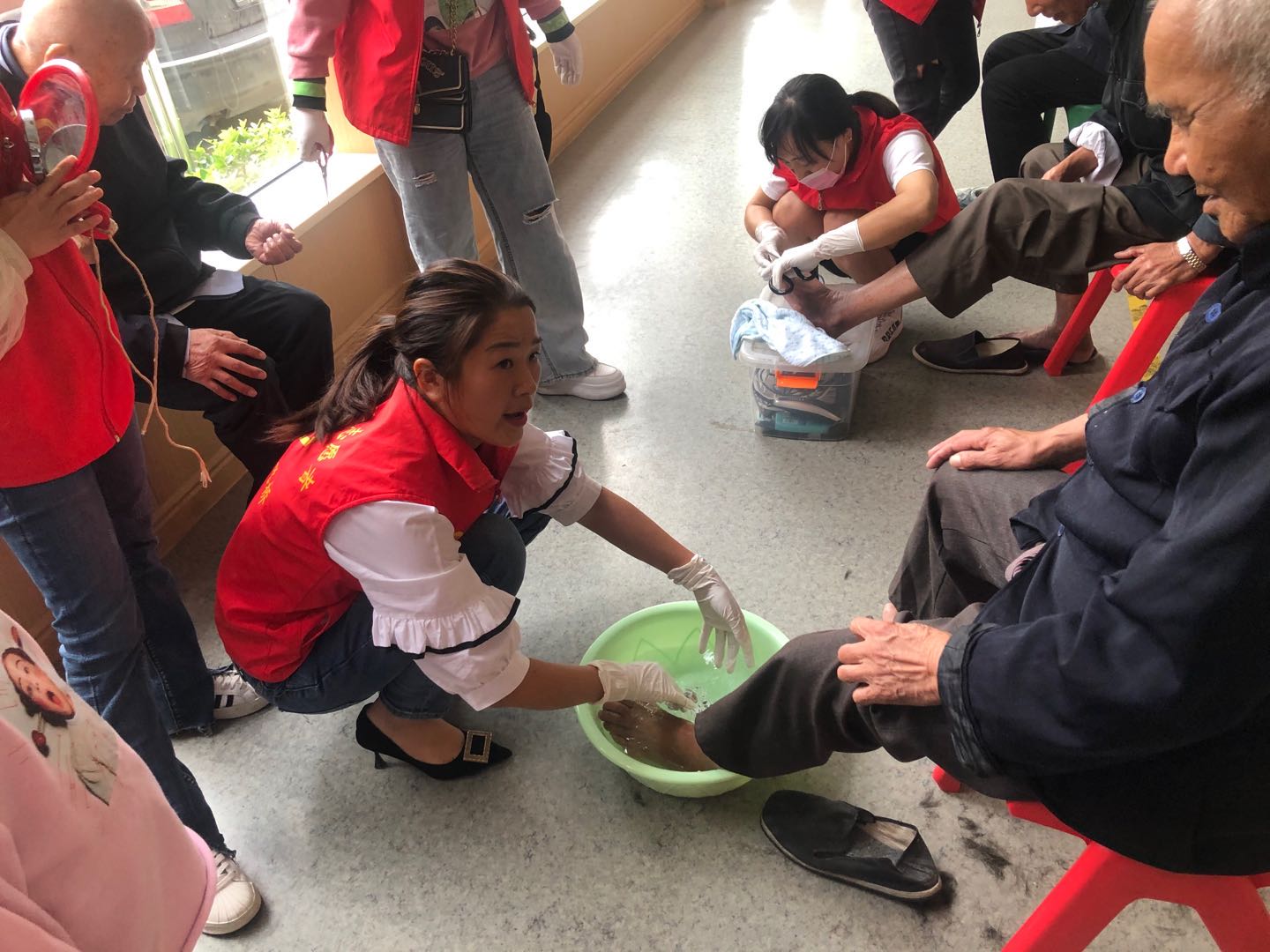 重阳敬老传美德，协会联动献爱心！|台州市博爱医院