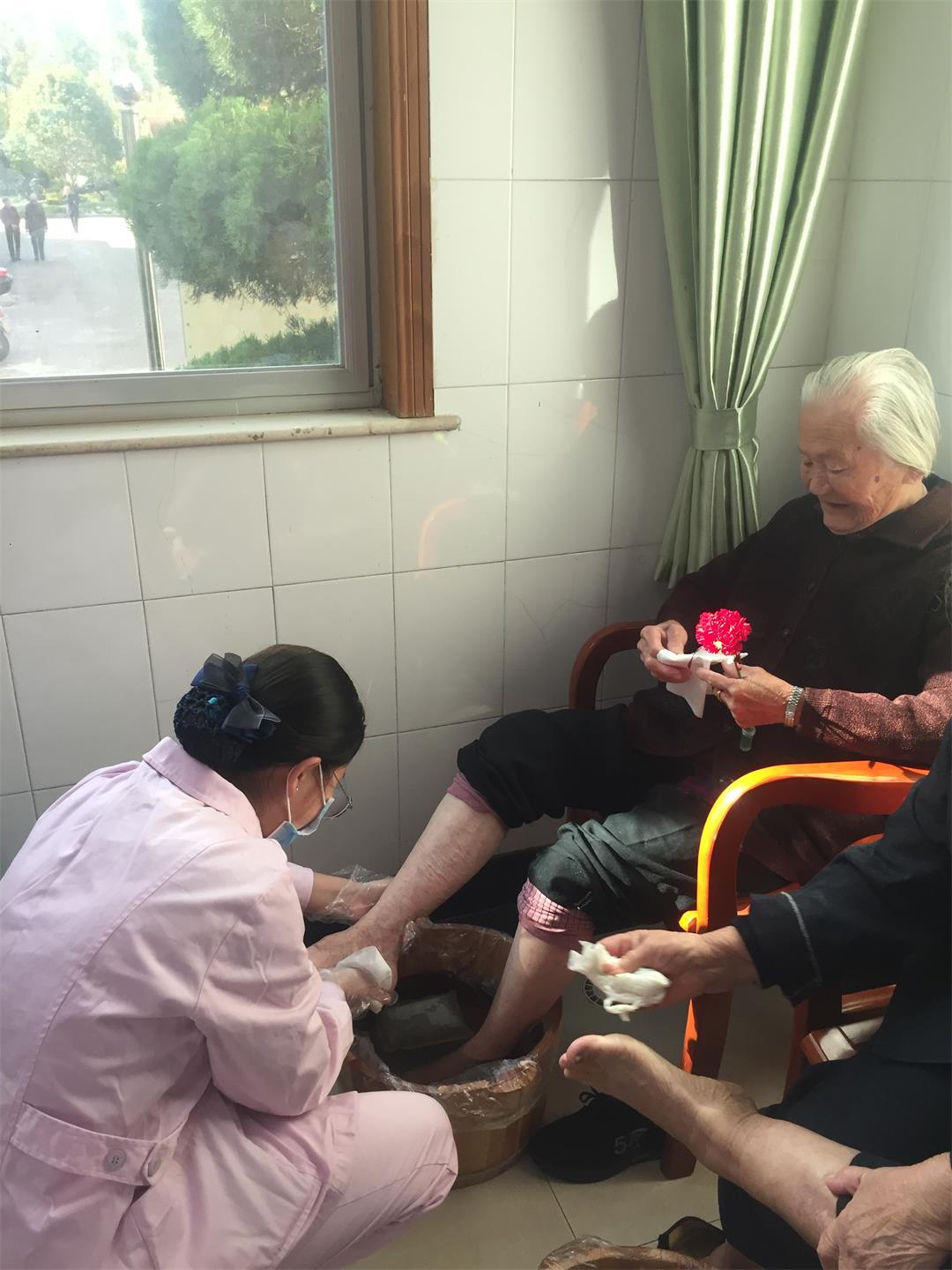 九九重阳节，浓浓敬老情——台州市博爱医院组织开展“重阳敬老”系列活动