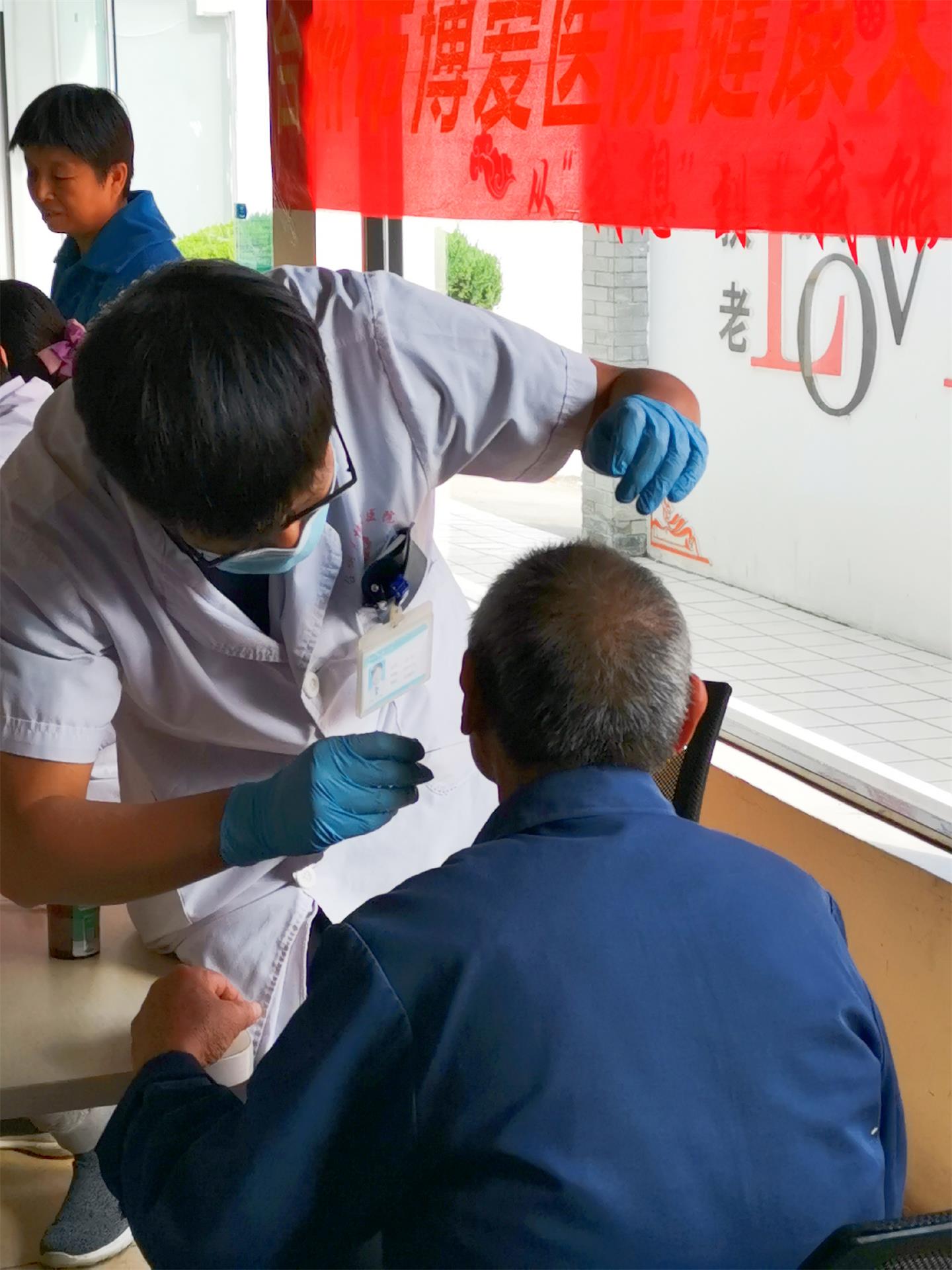 立冬不再冷，义诊送温情|台州市博爱医院公益义诊