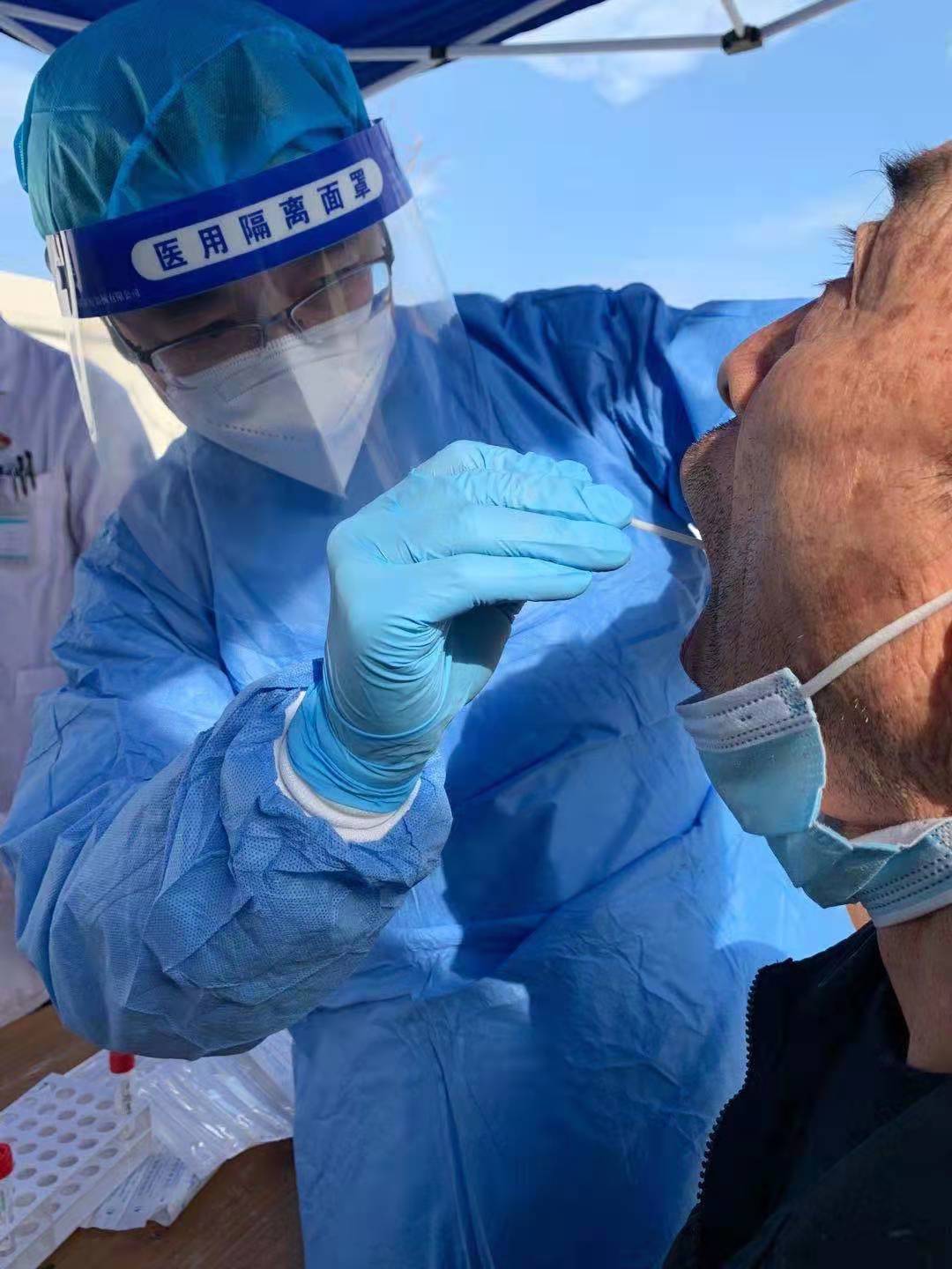 共建共享共赢丨台州市博爱医院医共体总院协助螺洋分院开展核酸检测工作