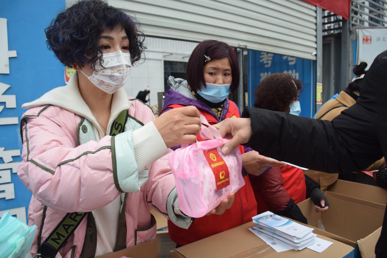 用心用情用关爱，让务工人员就地过个暖心年|台州博爱医院