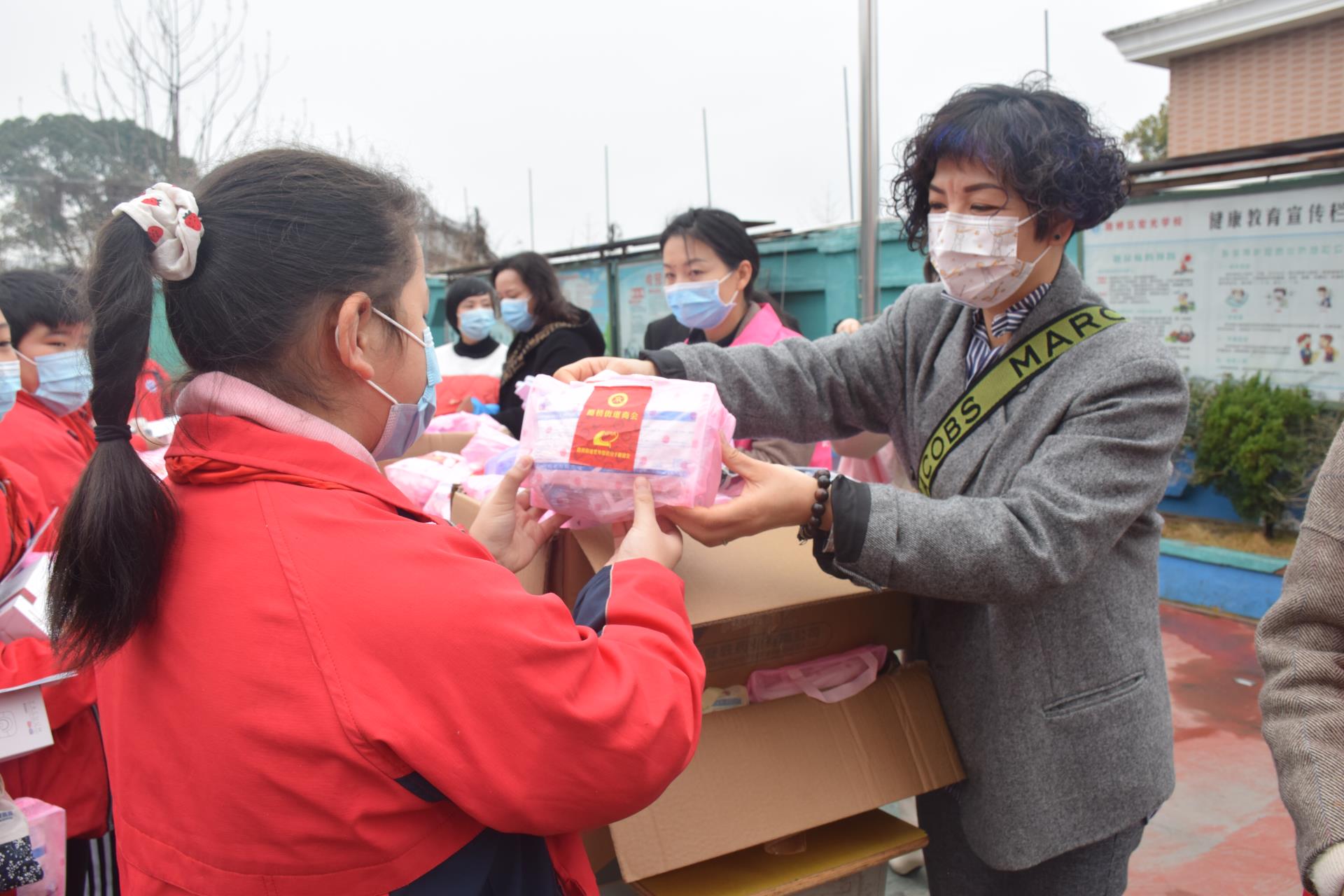 爱心助学送温暖，结对帮扶迎新年|台州博爱医院