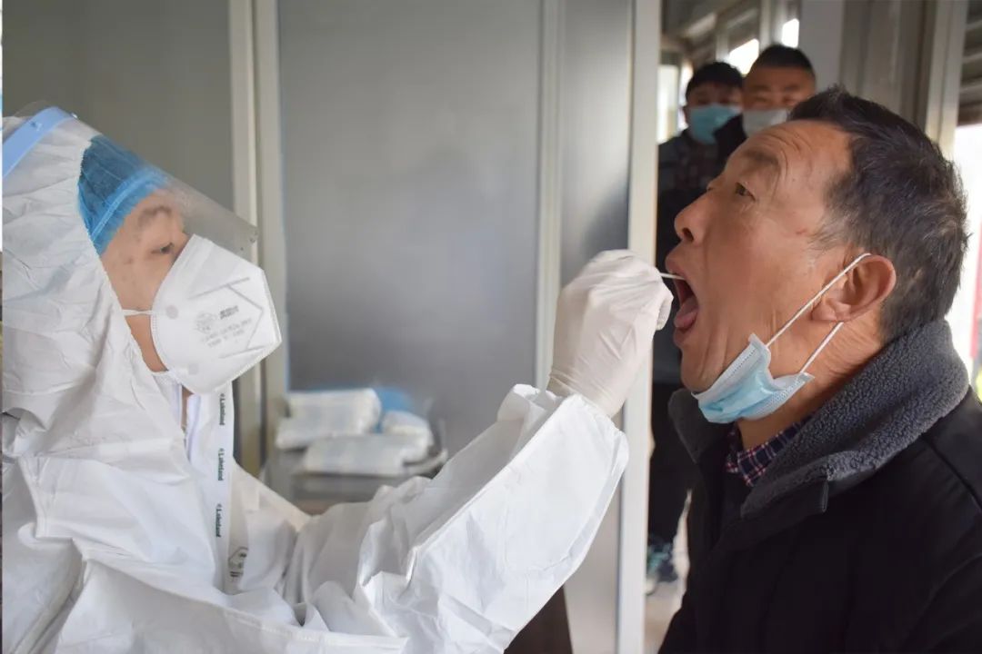 进入“废寝忘食”模式的核酸检测工作者们|台州博爱医院
