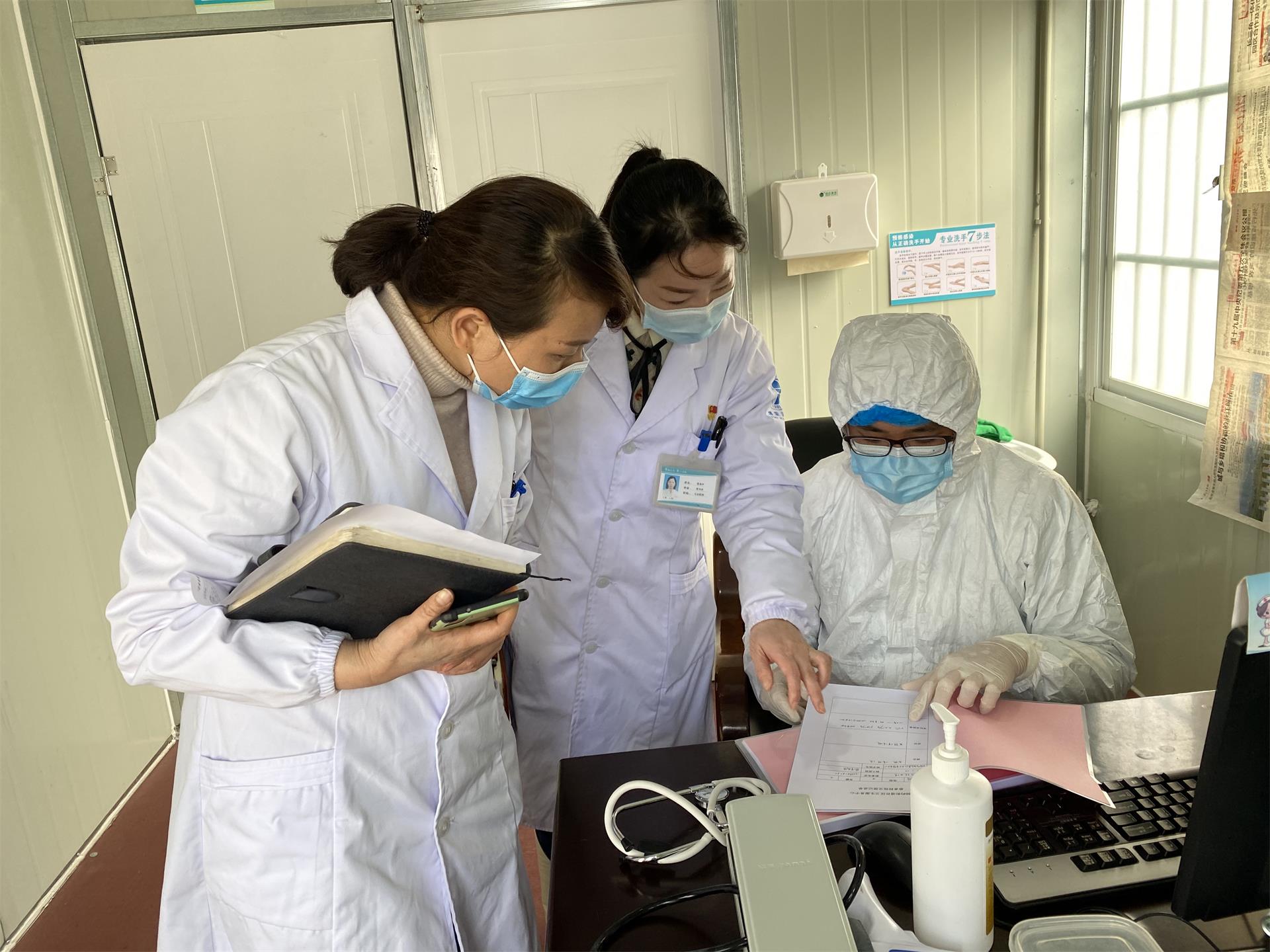 医共体疫情防控网格化管理小组到分院督查疫情防控工作