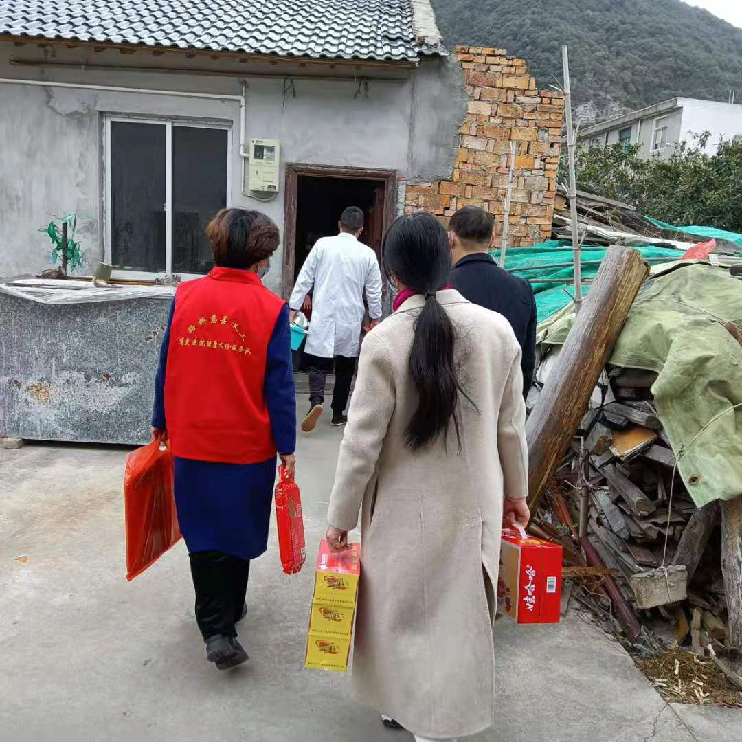 关爱百岁老人、孤寡老人，为他们带去爱心和温暖|台州博爱医院居家养老|君同物业