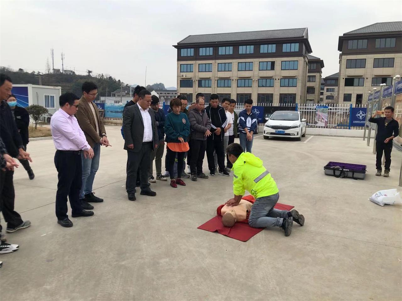 全民“必修课”丨台州博爱医院应邀前往中交四航局开展急救技能培训