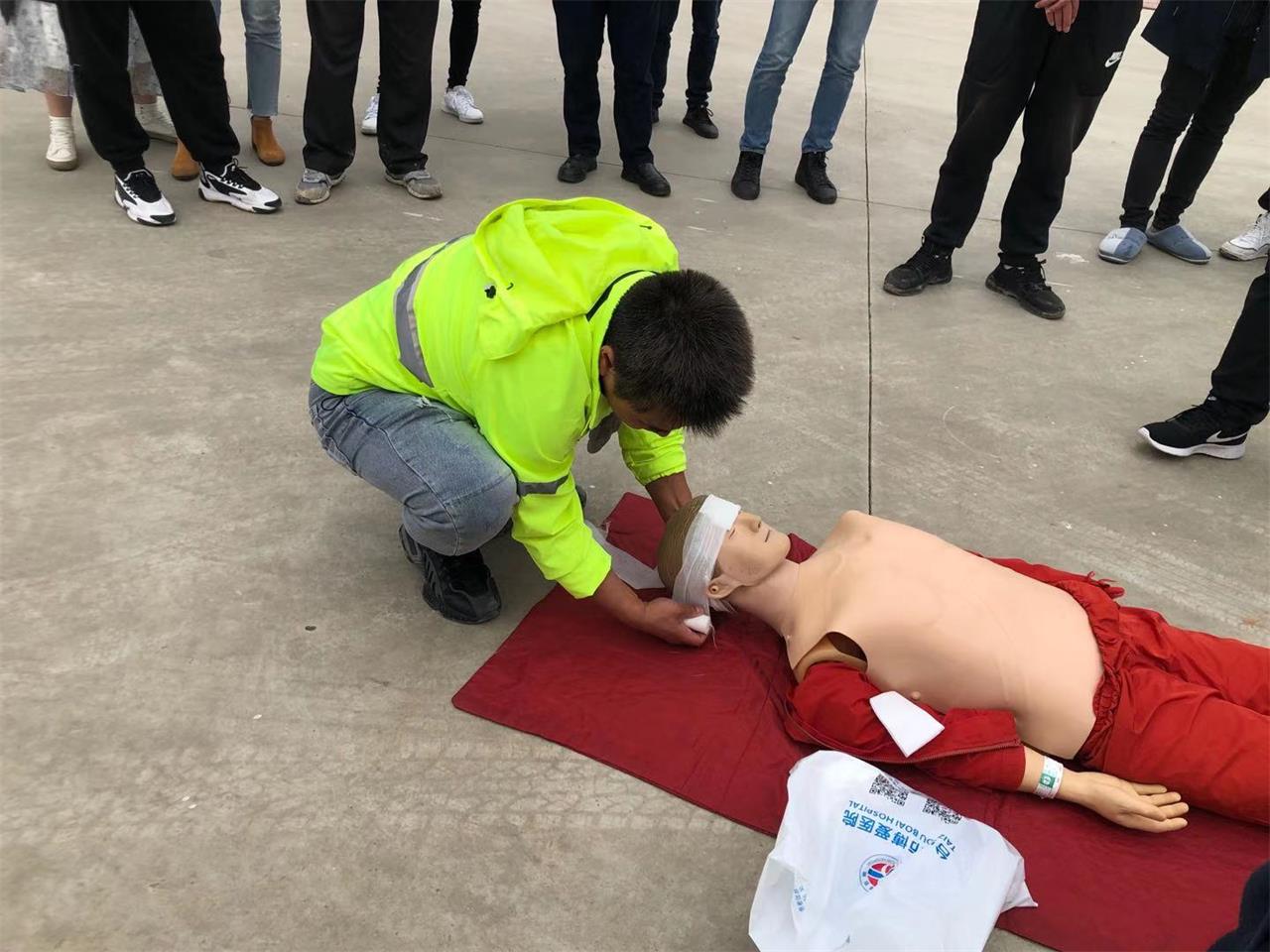全民“必修课”丨台州博爱医院应邀前往中交四航局开展急救技能培训