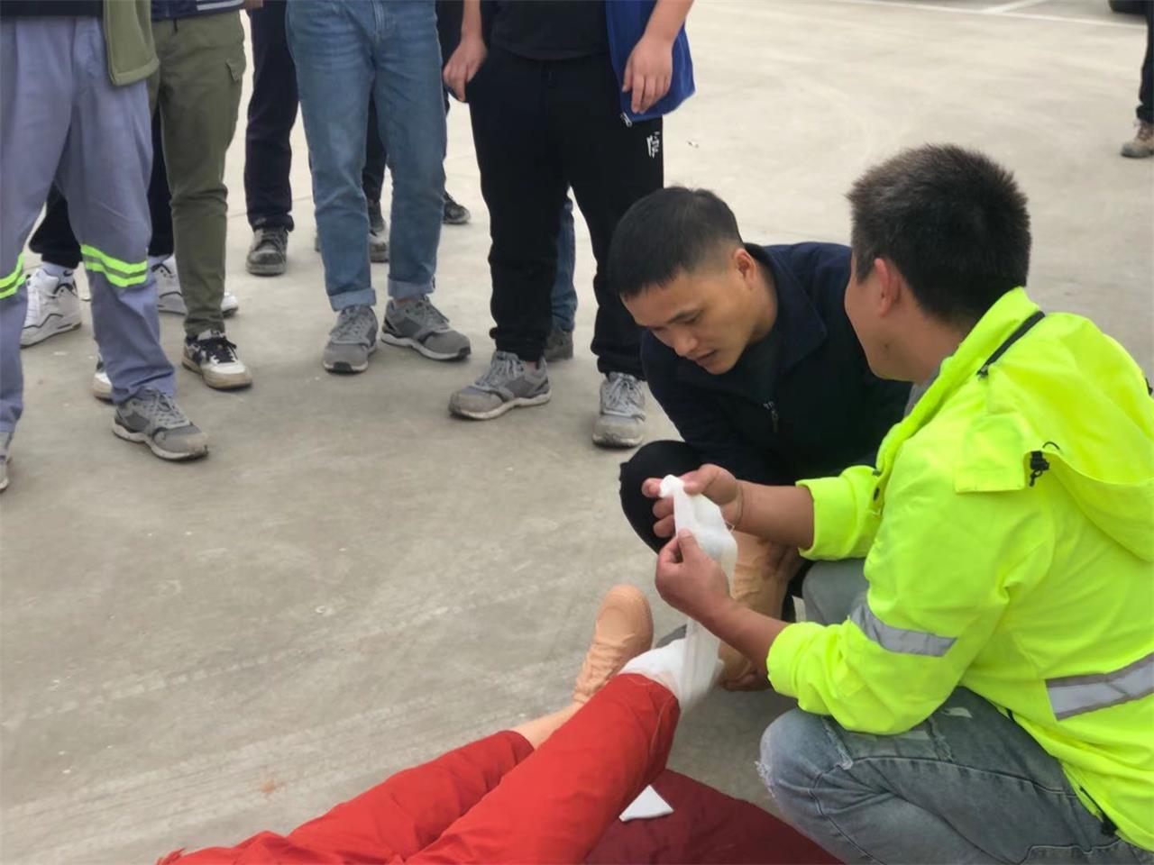 全民“必修课”丨台州博爱医院应邀前往中交四航局开展急救技能培训