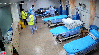 多学科会诊，为失去右臂生命垂危的他保驾护航