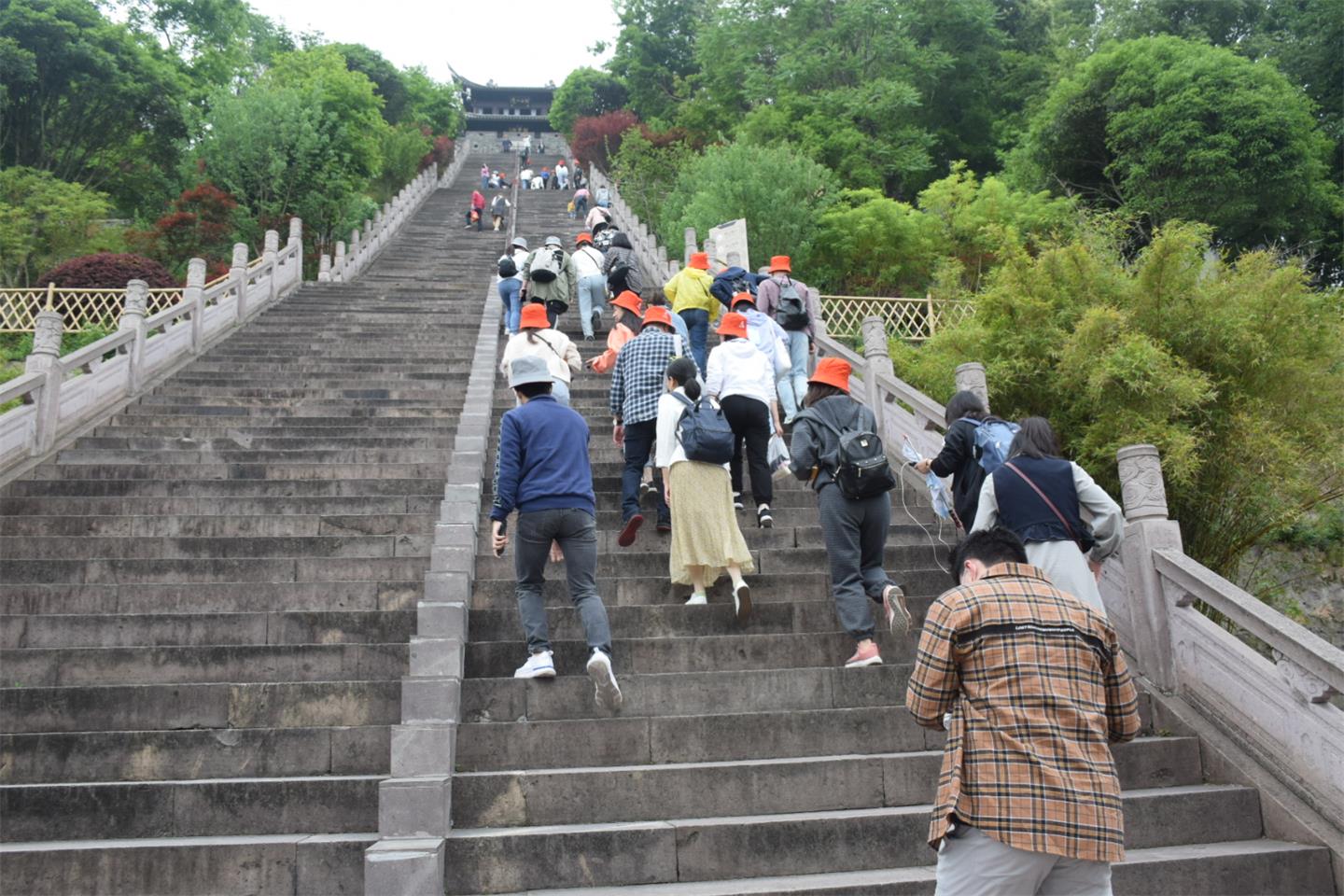 党建带团建磨练意志，读书日温党史领悟精神|台州博爱医院医共体党委