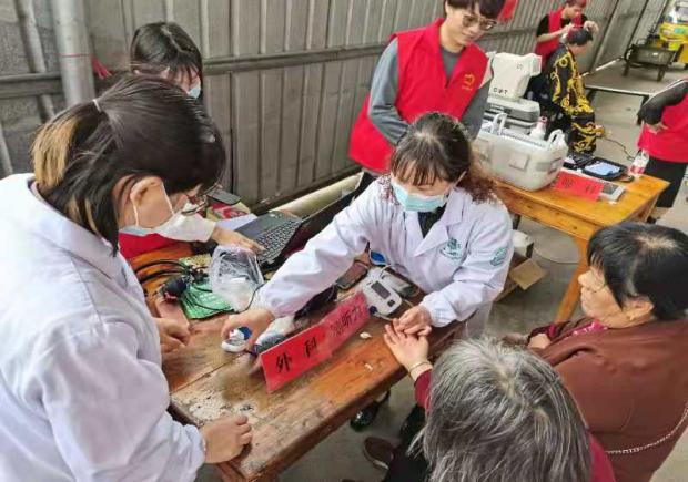 看到你们的笑脸，一切都值得