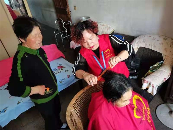 看到你们的笑脸，一切都值得