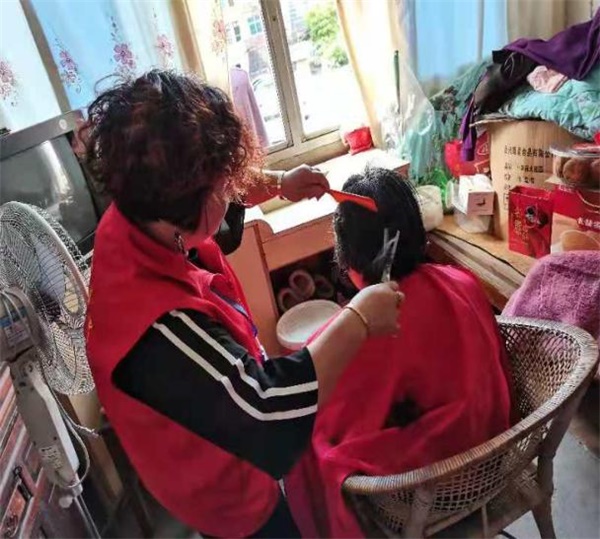 看到你们的笑脸，一切都值得