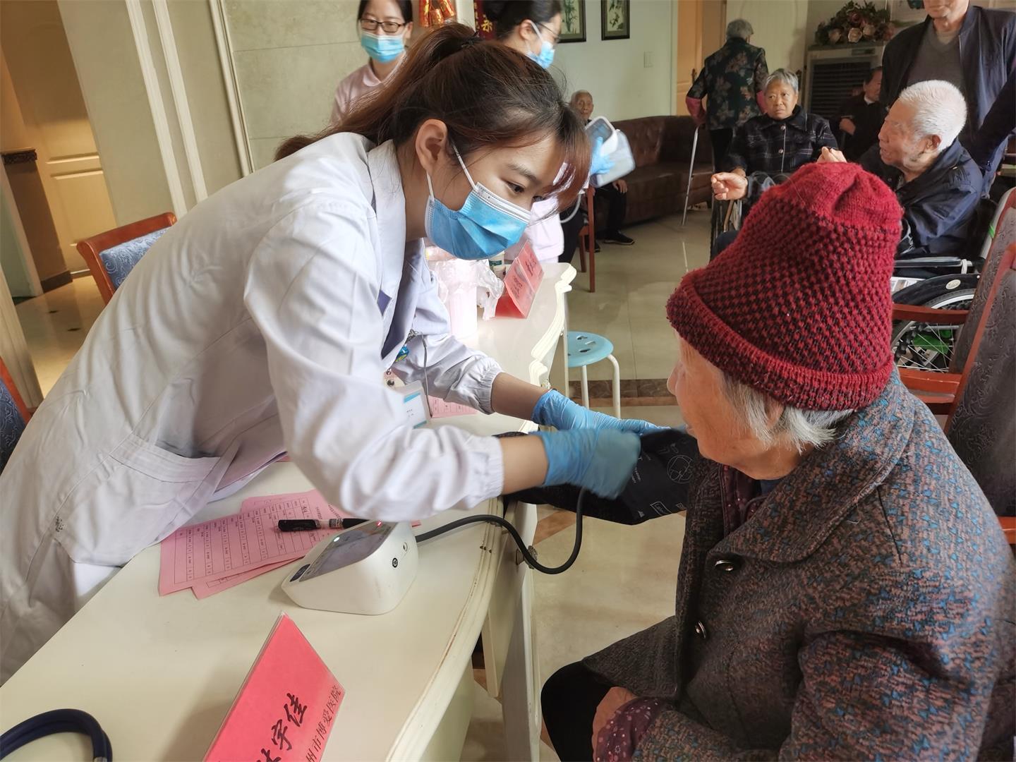 看到你们的笑脸，一切都值得