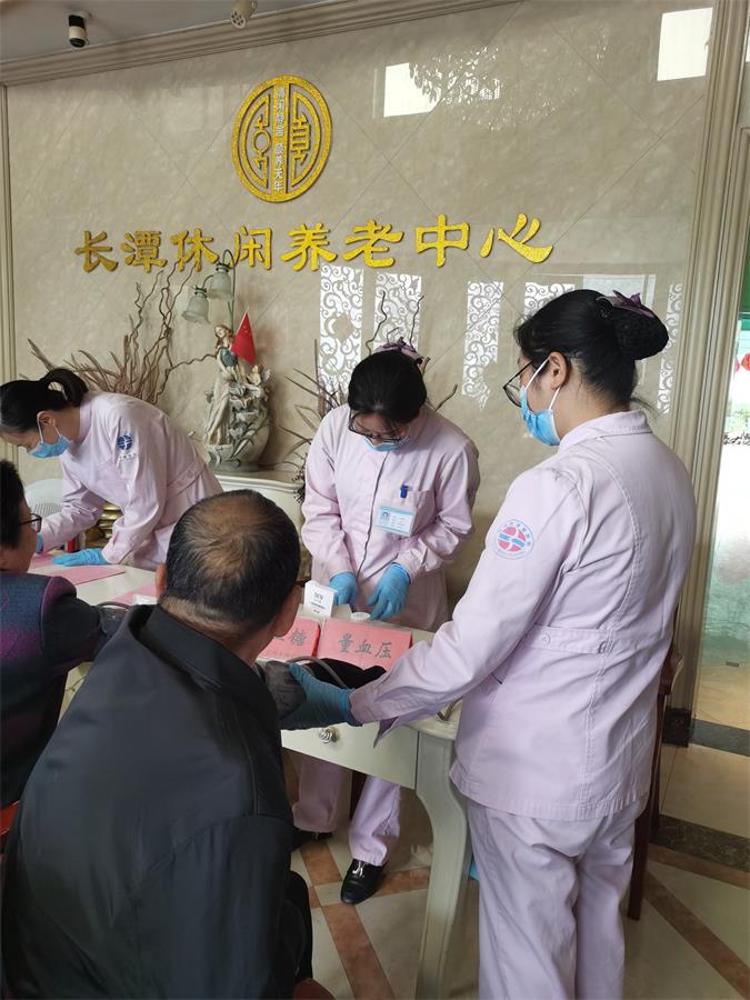 看到你们的笑脸，一切都值得