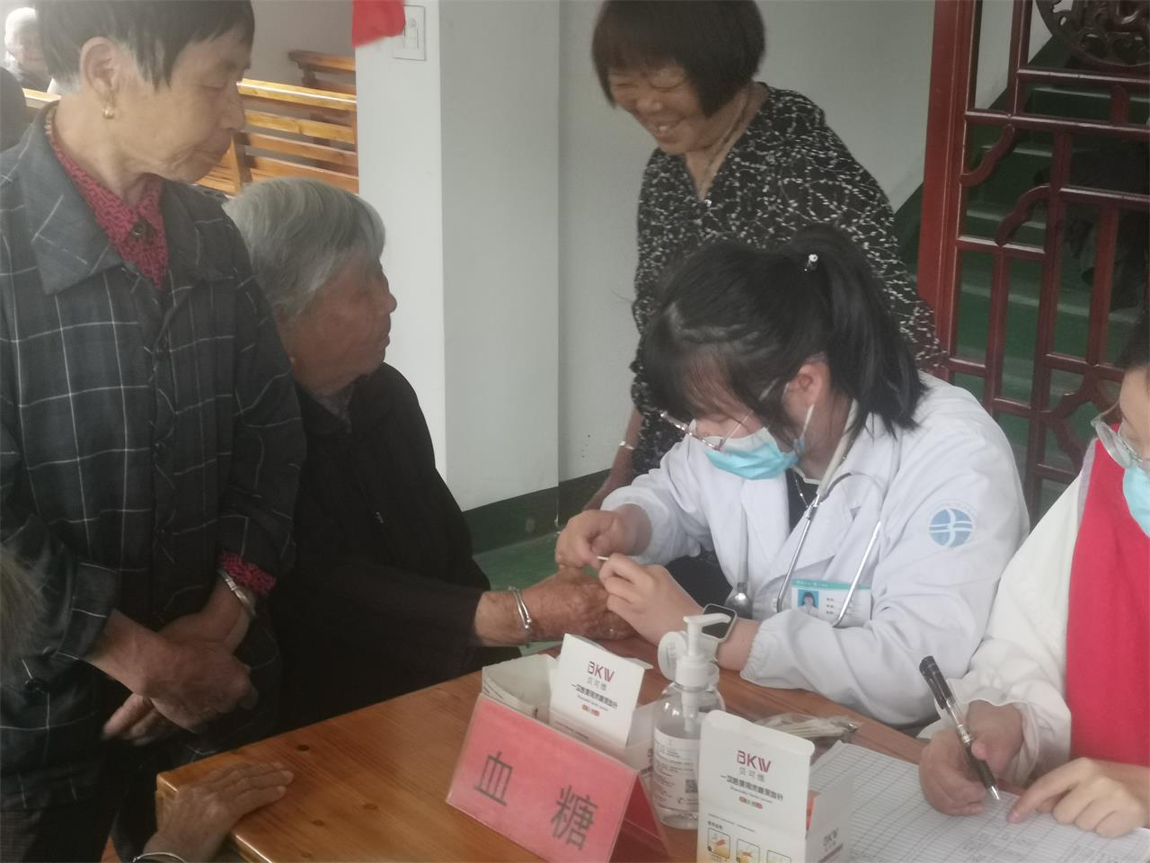 记助老服务队赴宁溪方家岙村健康讲座及义诊活动|台州博爱医院医共体|路桥博爱医院