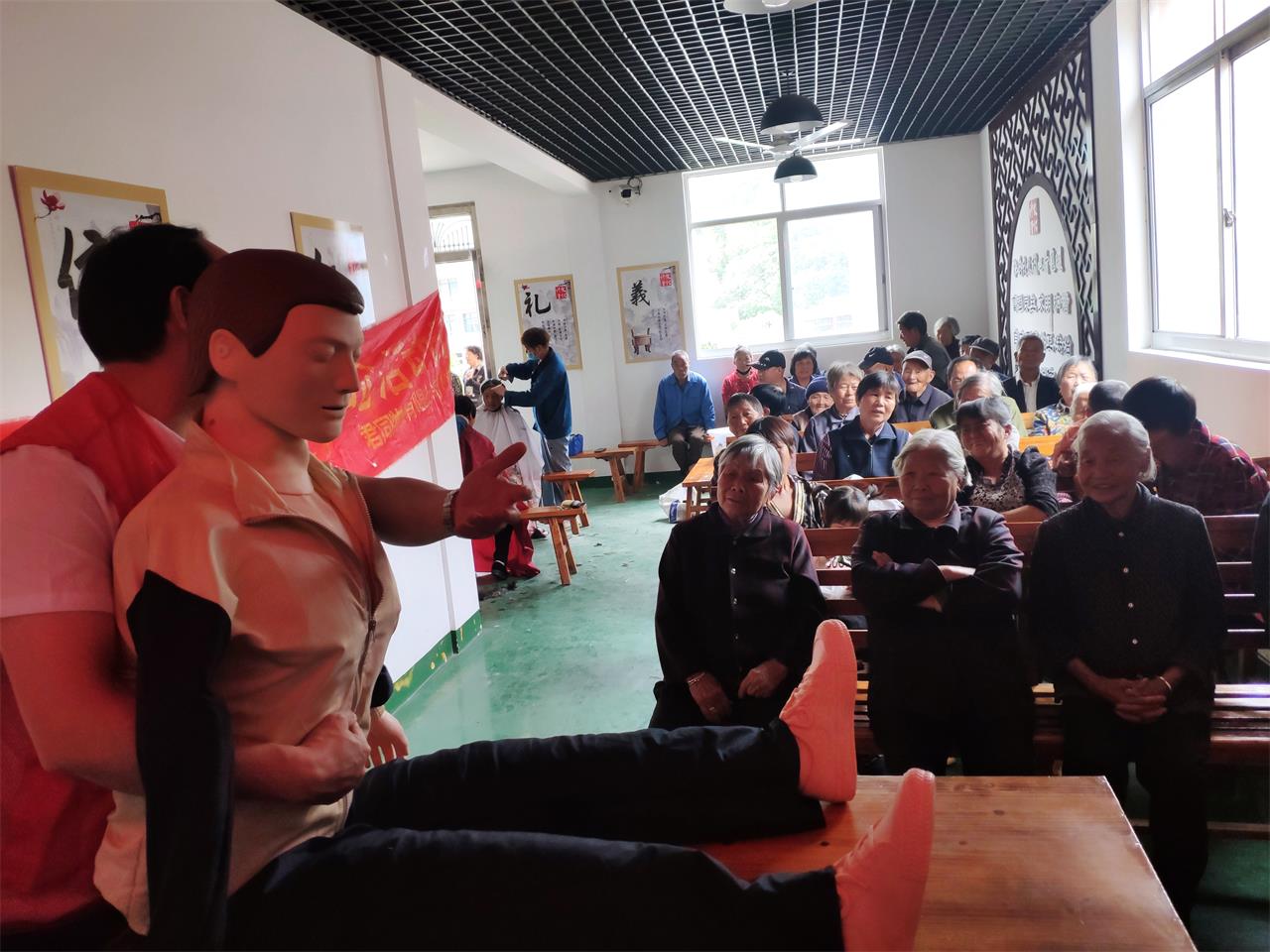 记助老服务队赴宁溪方家岙村健康讲座及义诊活动|台州博爱医院医共体|路桥博爱医院