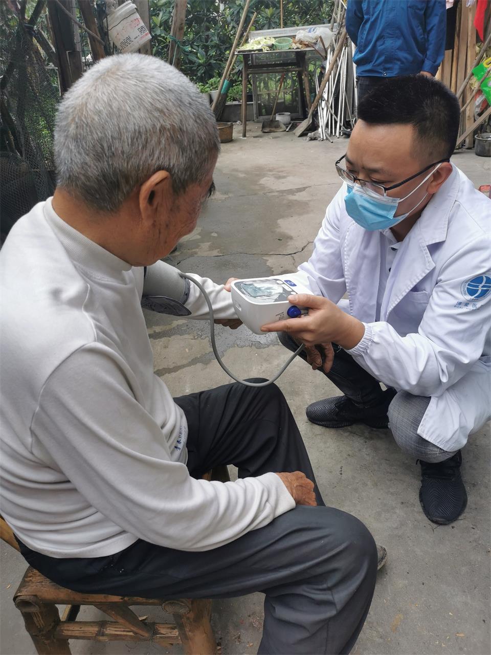 博爱行动丨全面推进助餐服务，重点解决老人“一餐热饭”难题|台州博爱医院医共体