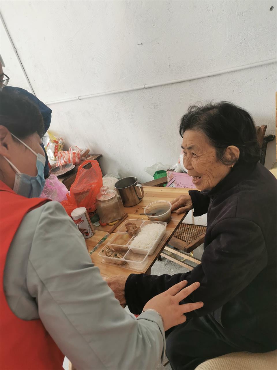 博爱行动丨全面推进助餐服务，重点解决老人“一餐热饭”难题|台州博爱医院医共体