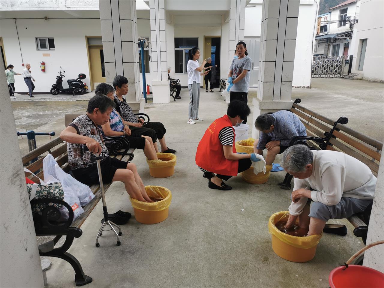 情浓敬老院，别样父亲节！|台州博爱医院医共体|敬老院义诊